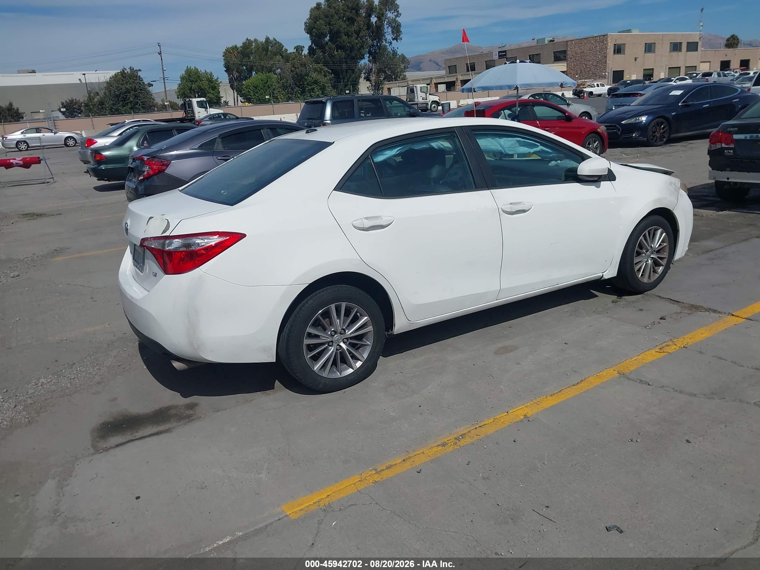 2014 Toyota Corolla Le Premium White vin: 5YFBURHEXEP033960