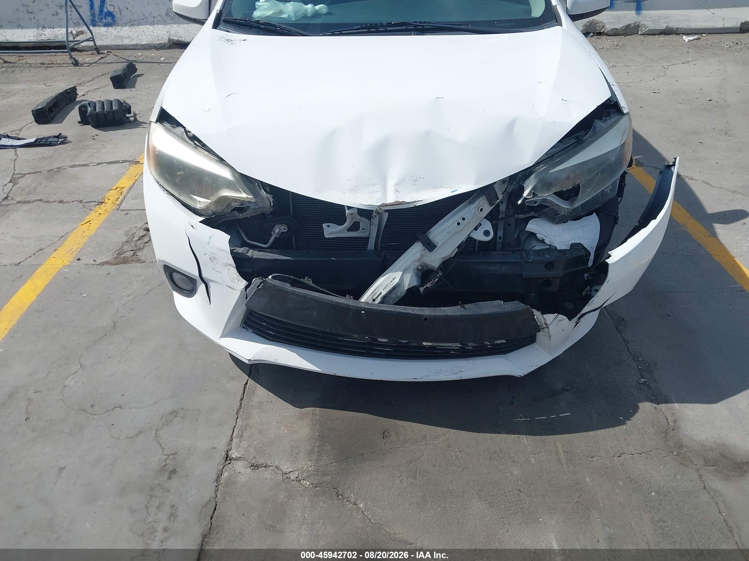 2014 Toyota Corolla Le Premium White vin: 5YFBURHEXEP033960