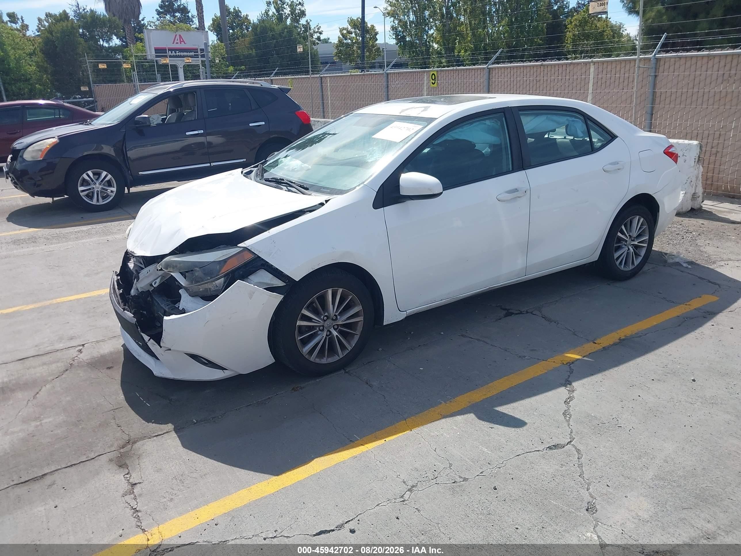 2014 Toyota Corolla Le Premium White vin: 5YFBURHEXEP033960