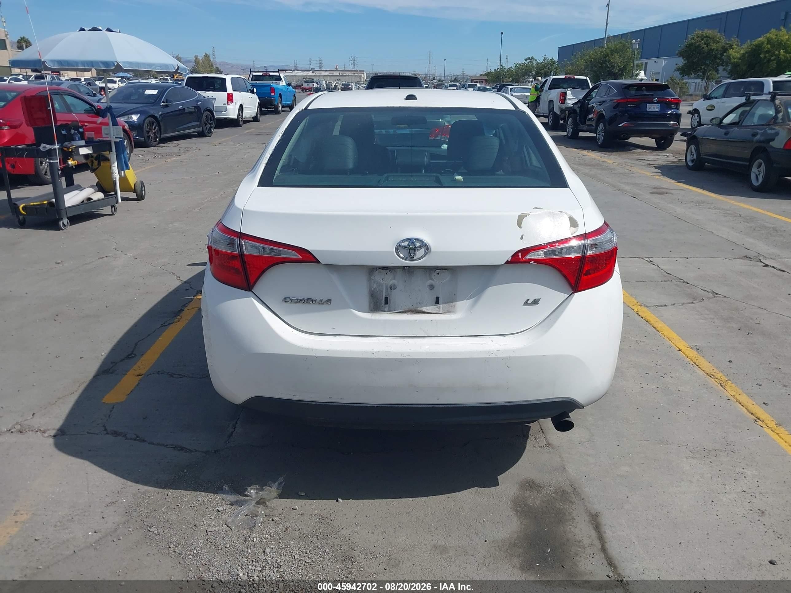 2014 Toyota Corolla Le Premium White vin: 5YFBURHEXEP033960