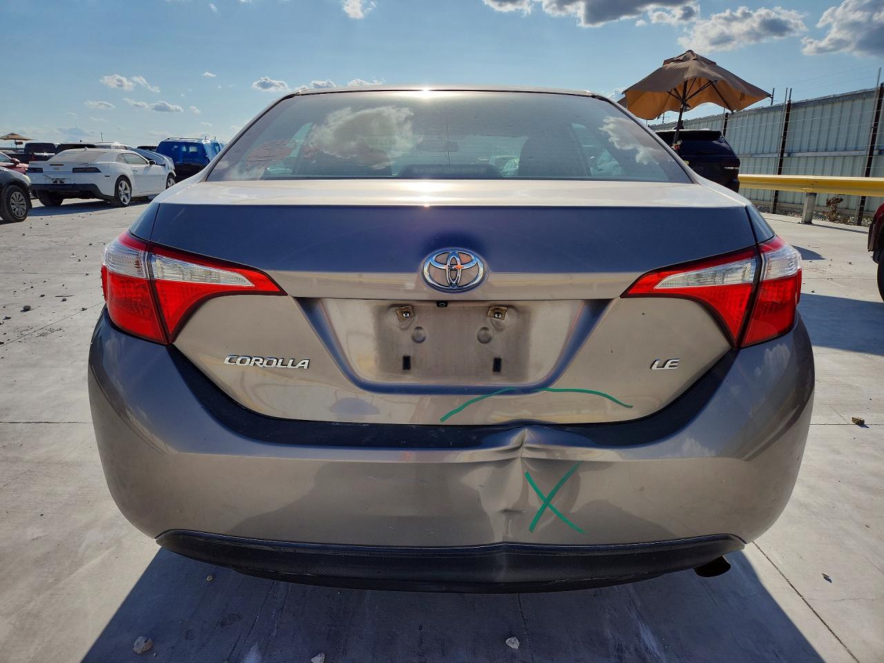 2014 Toyota Corolla Le Plus Silver vin: 5YFBURHEXEP044232