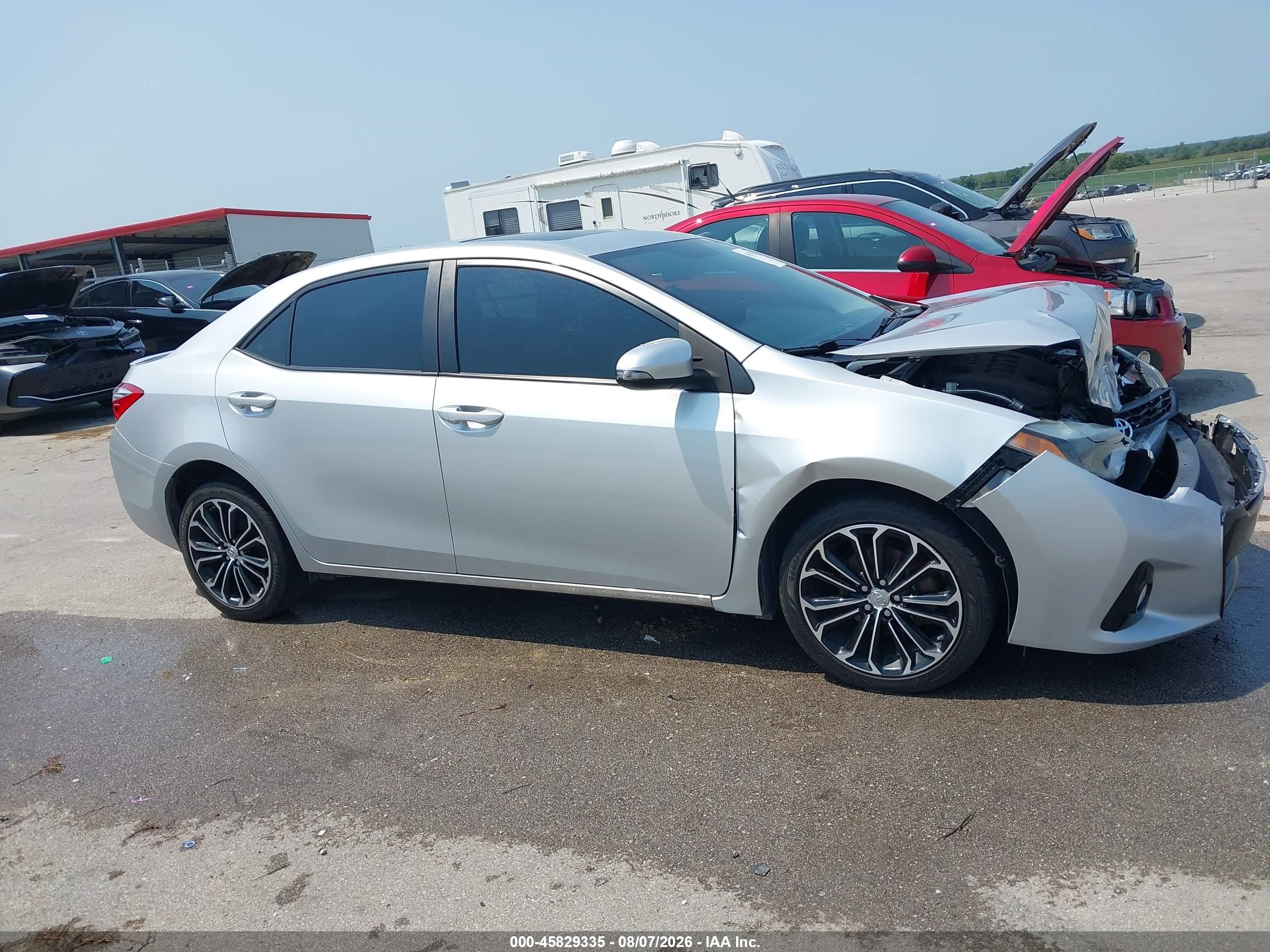 2014 Toyota Corolla S Premium Серебряный vin: 5YFBURHEXEP051701