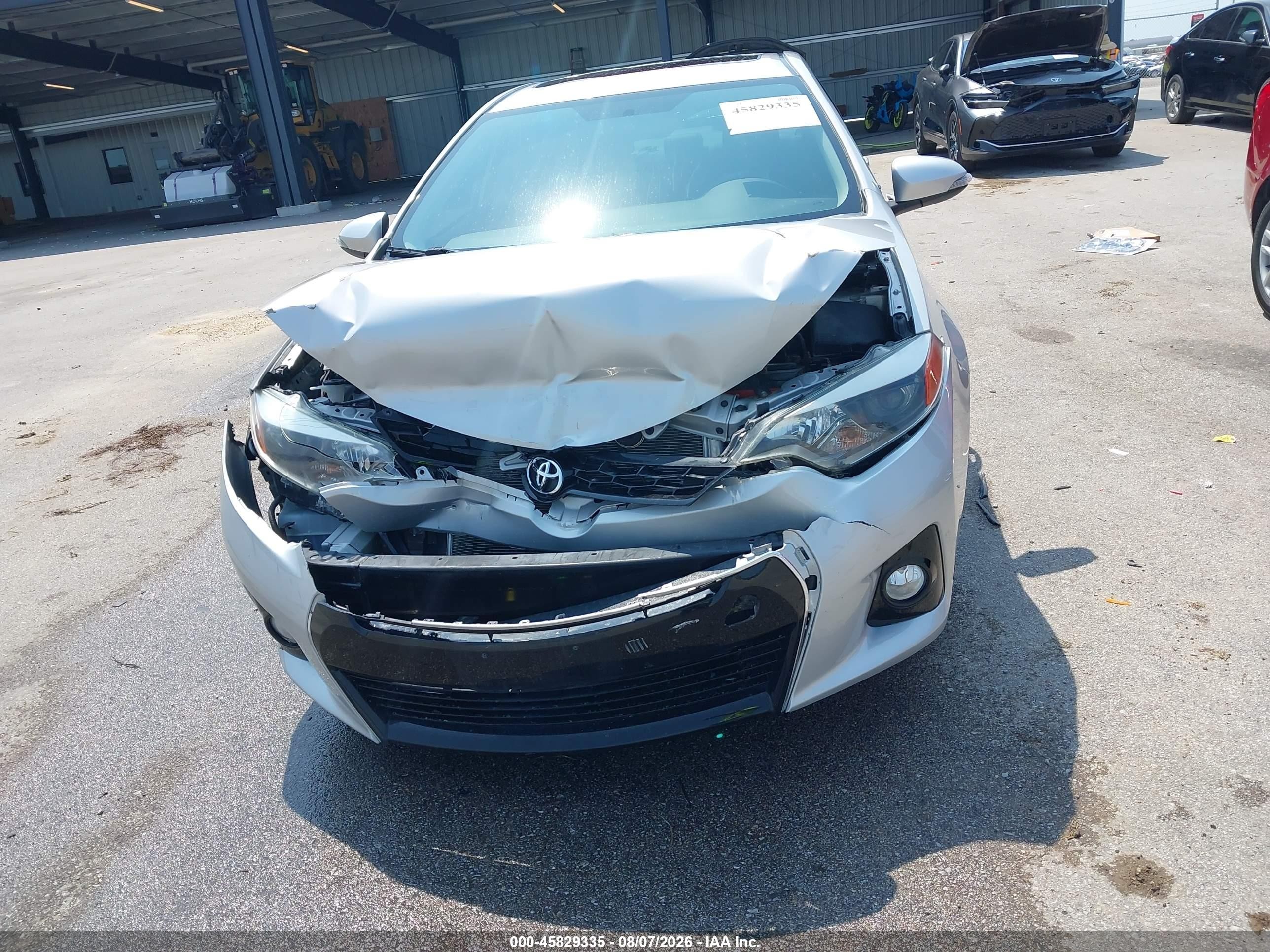 2014 Toyota Corolla S Premium Серебряный vin: 5YFBURHEXEP051701