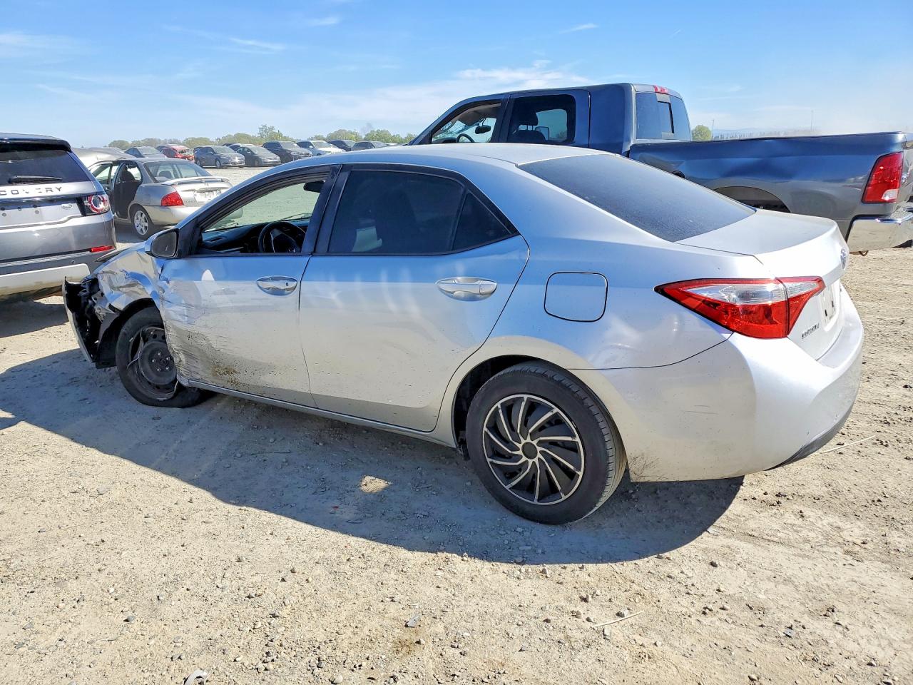 2014 Toyota Corolla Le Silver vin: 5YFBURHEXEP053612