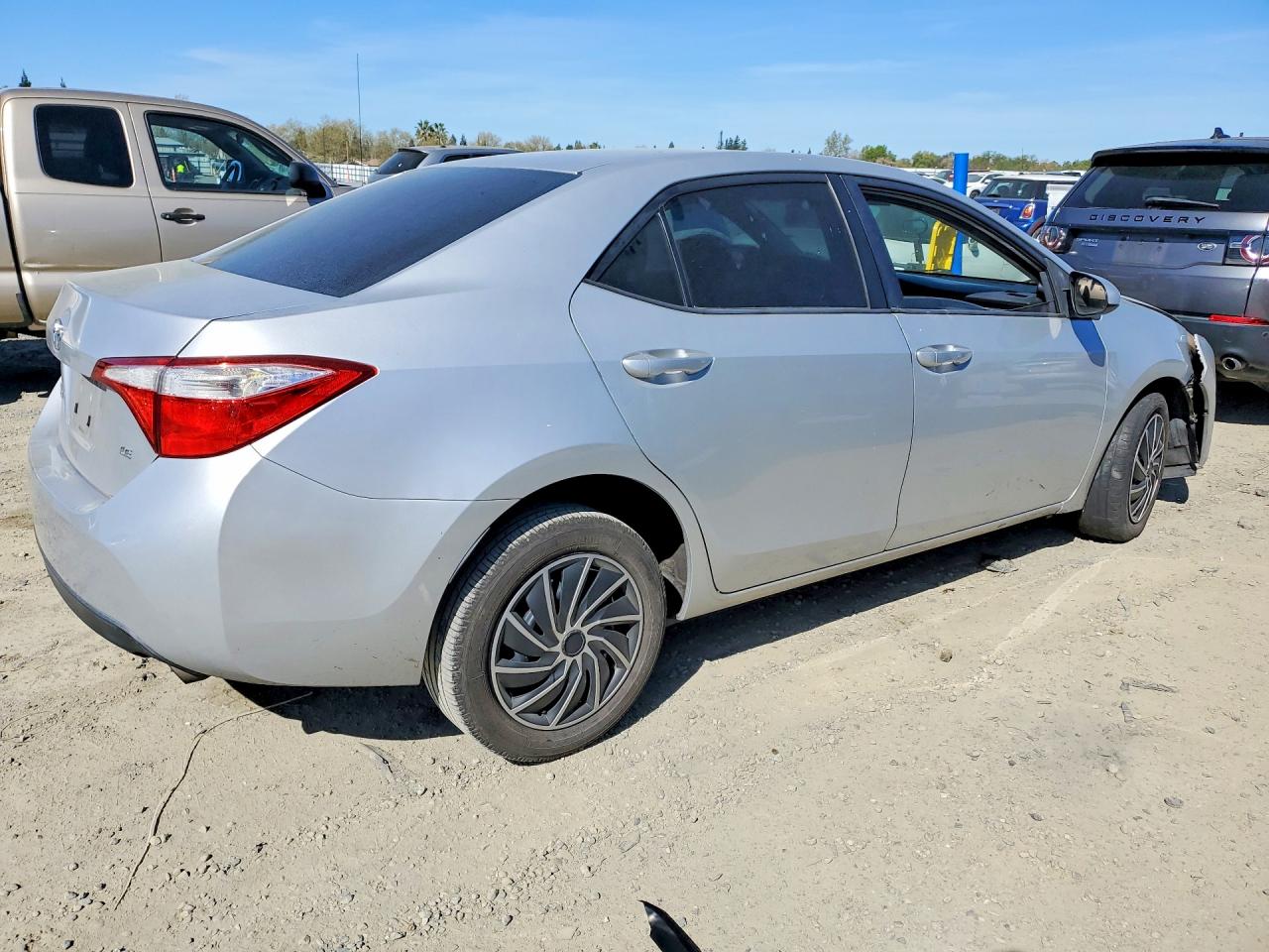 2014 Toyota Corolla Le Silver vin: 5YFBURHEXEP053612