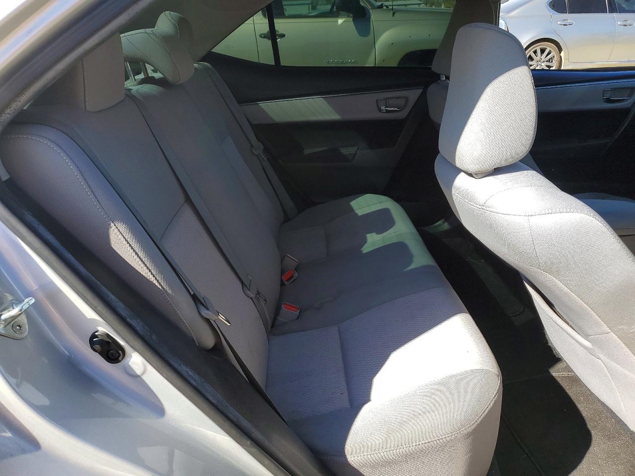 2014 Toyota Corolla Le Silver vin: 5YFBURHEXEP053612