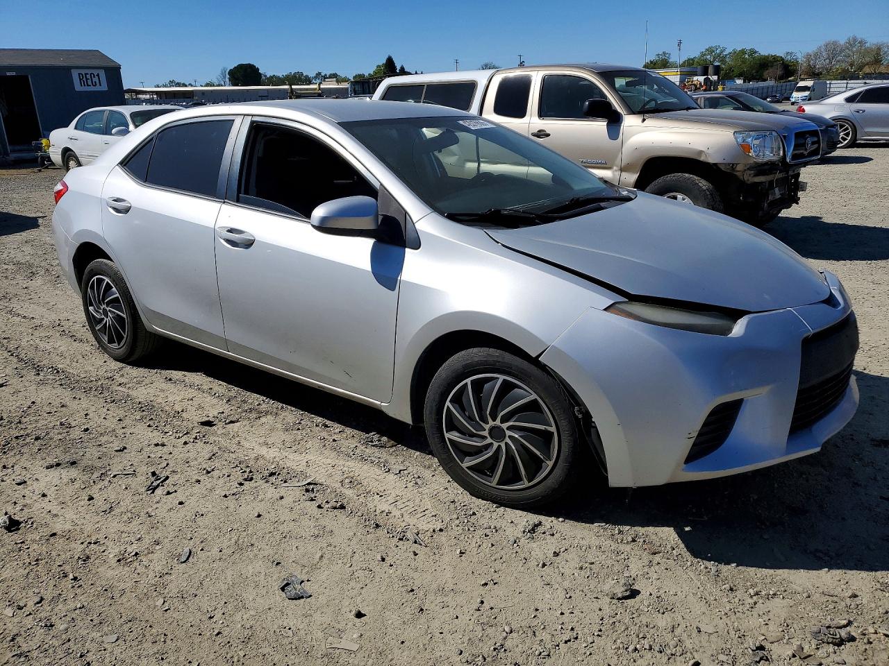 2014 Toyota Corolla Le Silver vin: 5YFBURHEXEP053612
