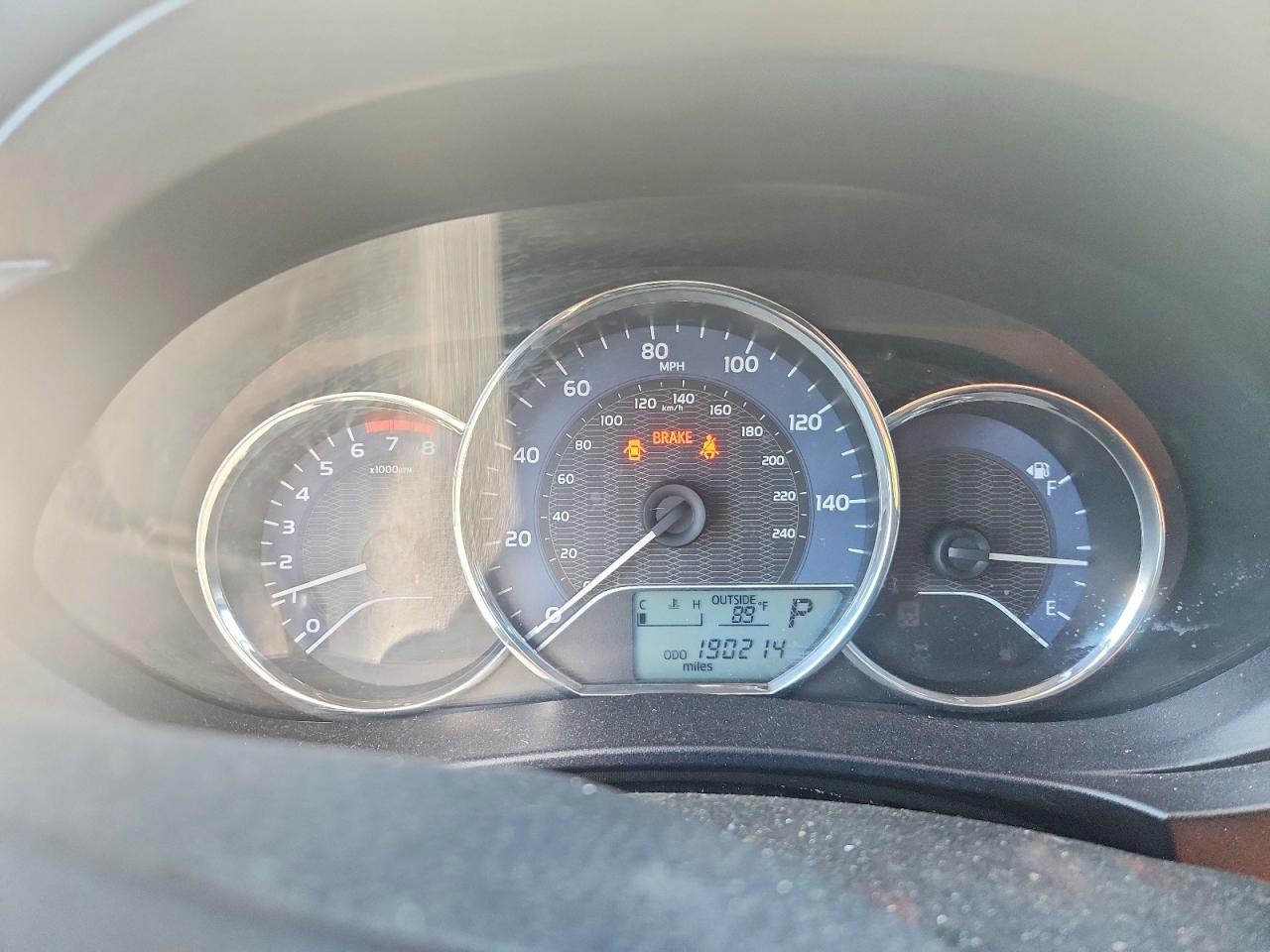2014 Toyota Corolla Le Silver vin: 5YFBURHEXEP053612