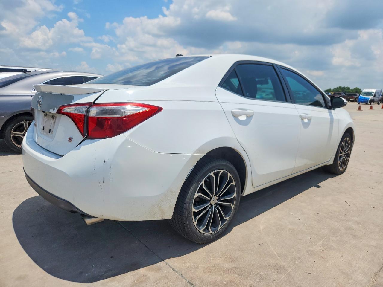 2014 Toyota Corolla S Plus White vin: 5YFBURHEXEP067929