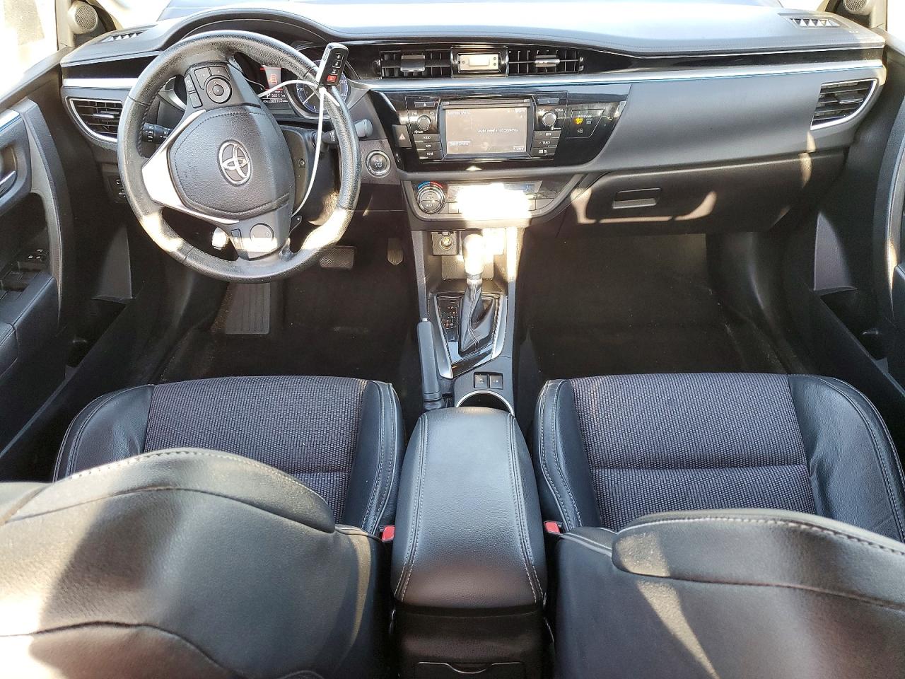 2014 Toyota Corolla S Plus Белый vin: 5YFBURHEXEP070832