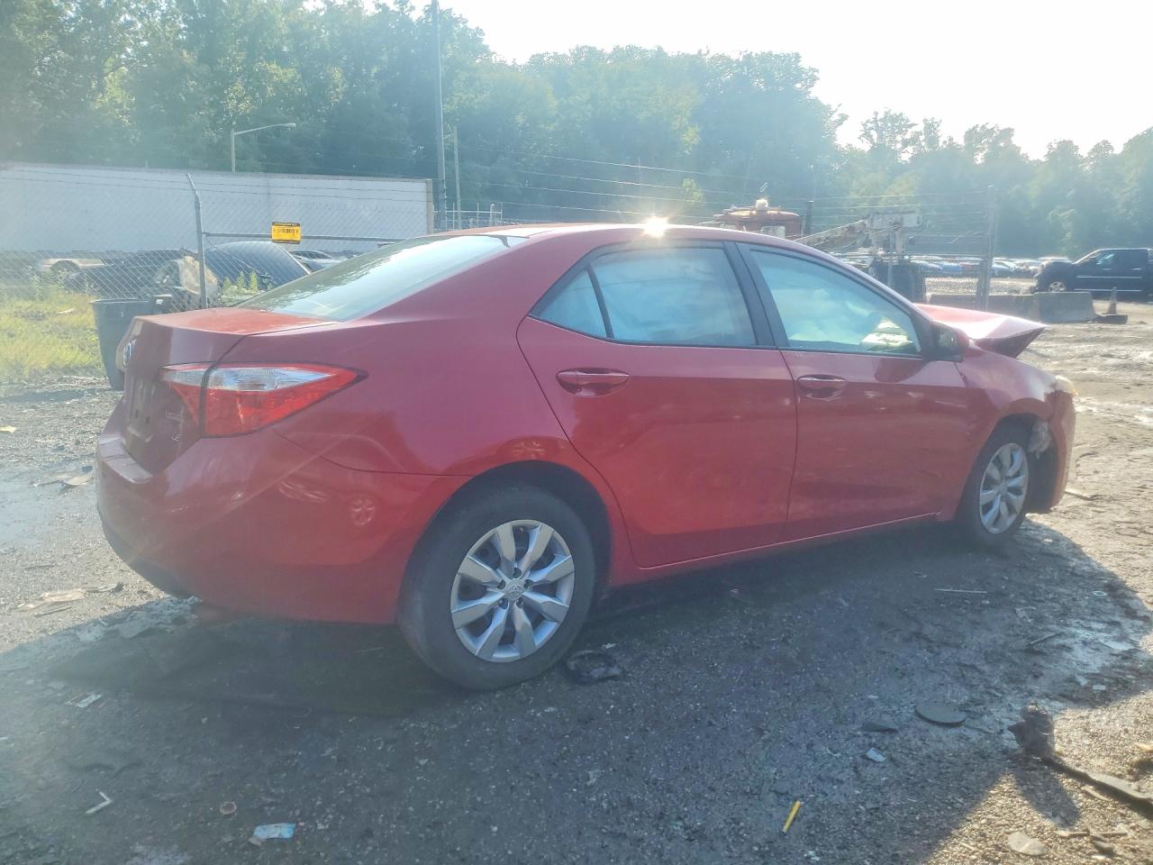 2014 Toyota Corolla L Red vin: 5YFBURHEXEP072807