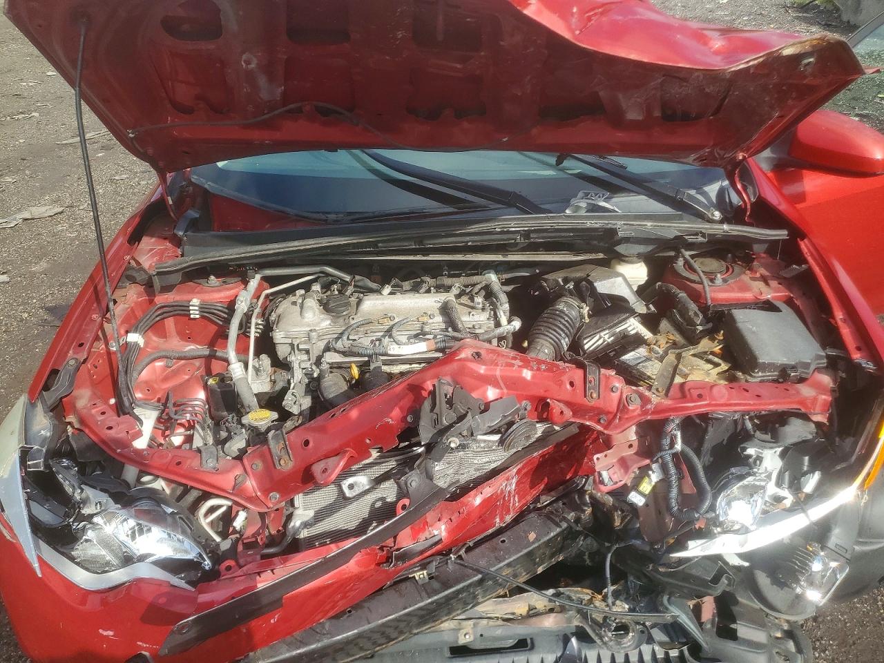 2014 Toyota Corolla L Red vin: 5YFBURHEXEP072807