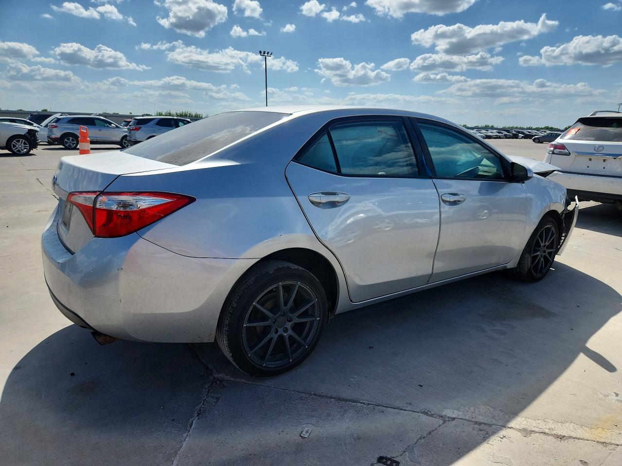 2014 Toyota Corolla Le Серебряный vin: 5YFBURHEXEP099280