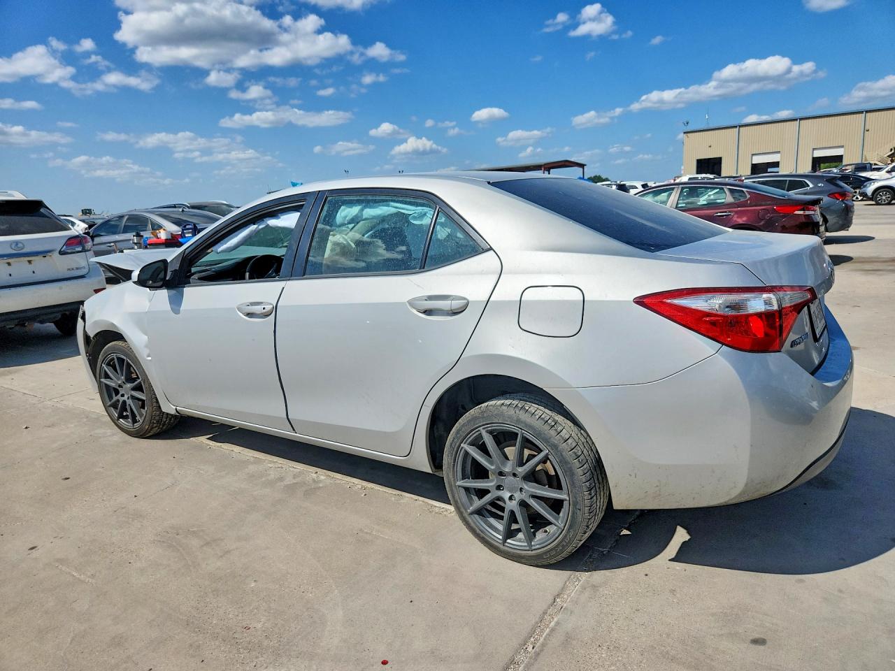 2014 Toyota Corolla Le Серебряный vin: 5YFBURHEXEP099280