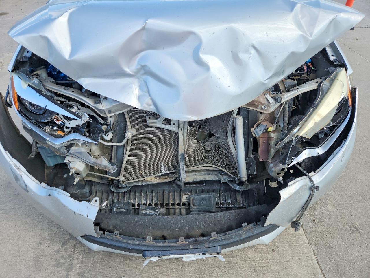 2014 Toyota Corolla Le Серебряный vin: 5YFBURHEXEP099280