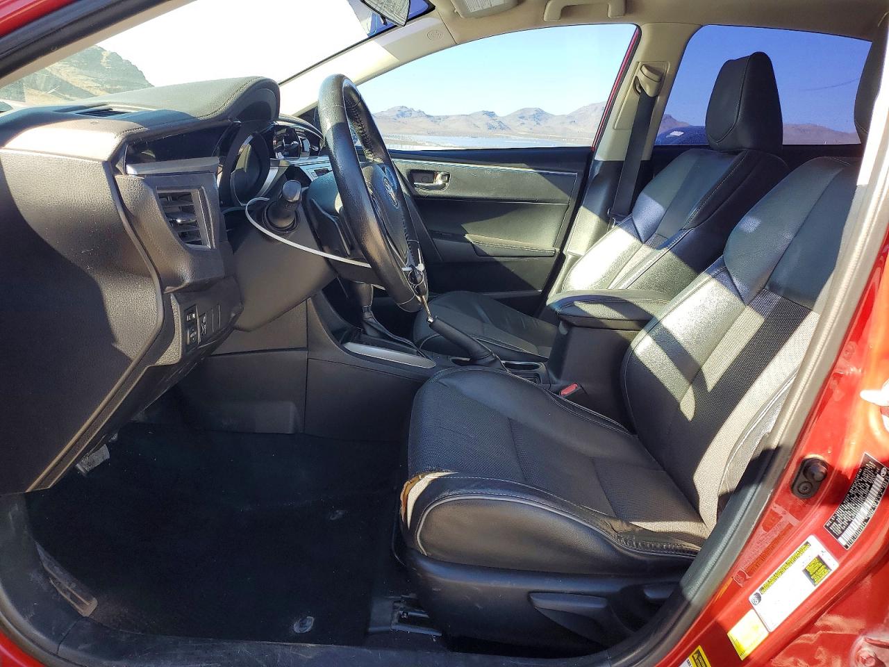 2014 Toyota Corolla S Plus Red vin: 5YFBURHEXEP121777