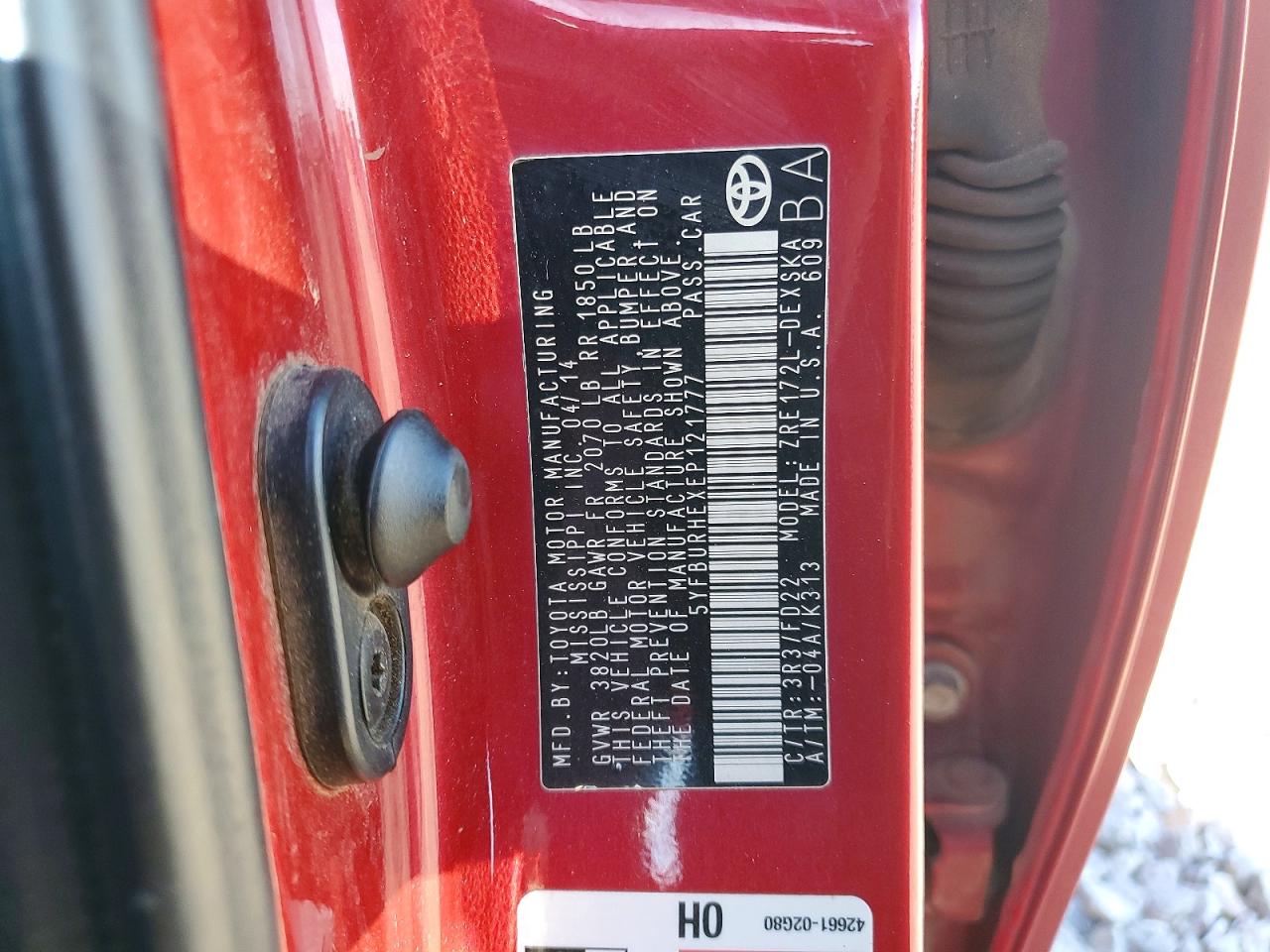 2014 Toyota Corolla S Plus Red vin: 5YFBURHEXEP121777