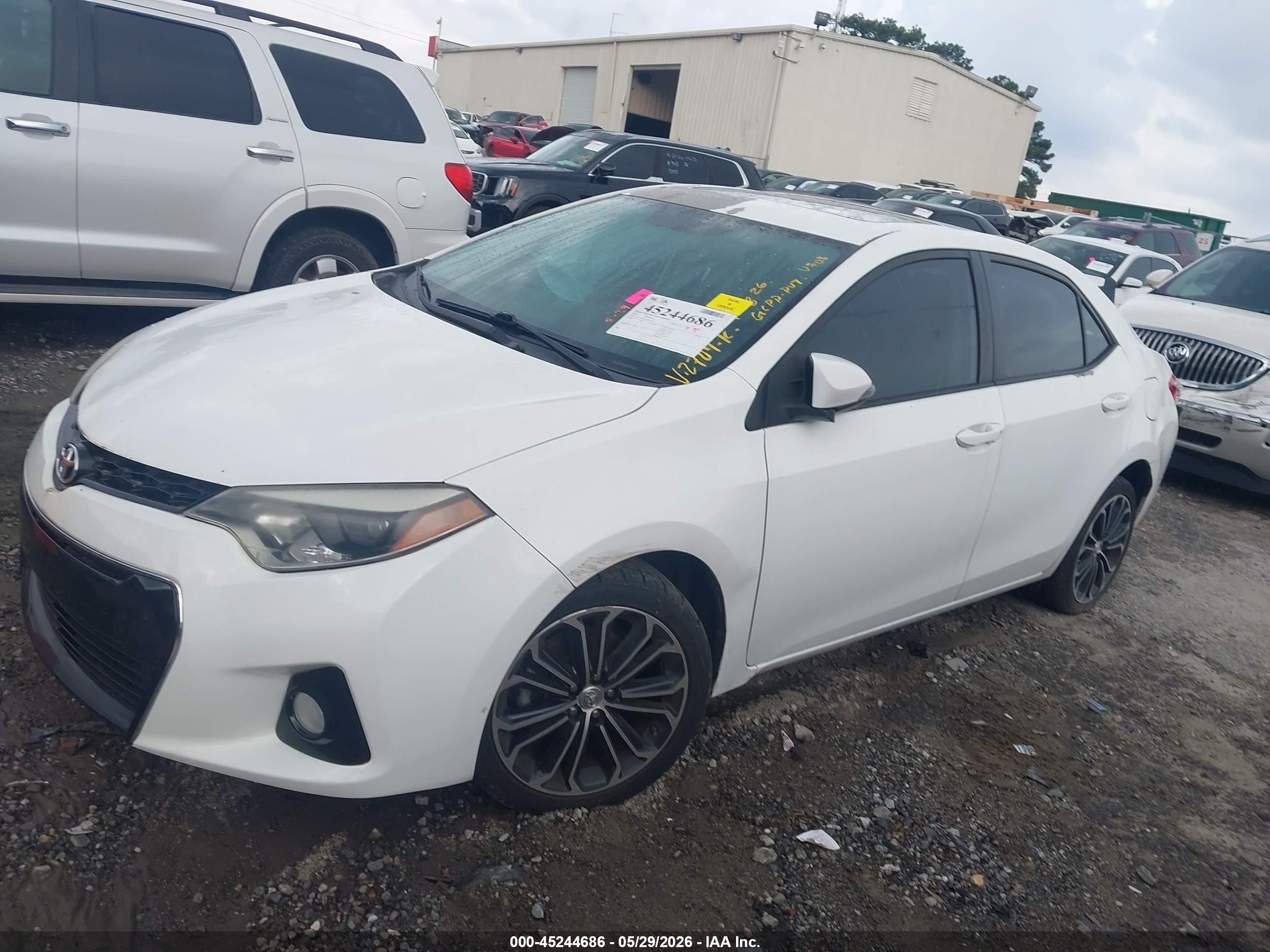 2014 Toyota Corolla S Plus White vin: 5YFBURHEXEP122704