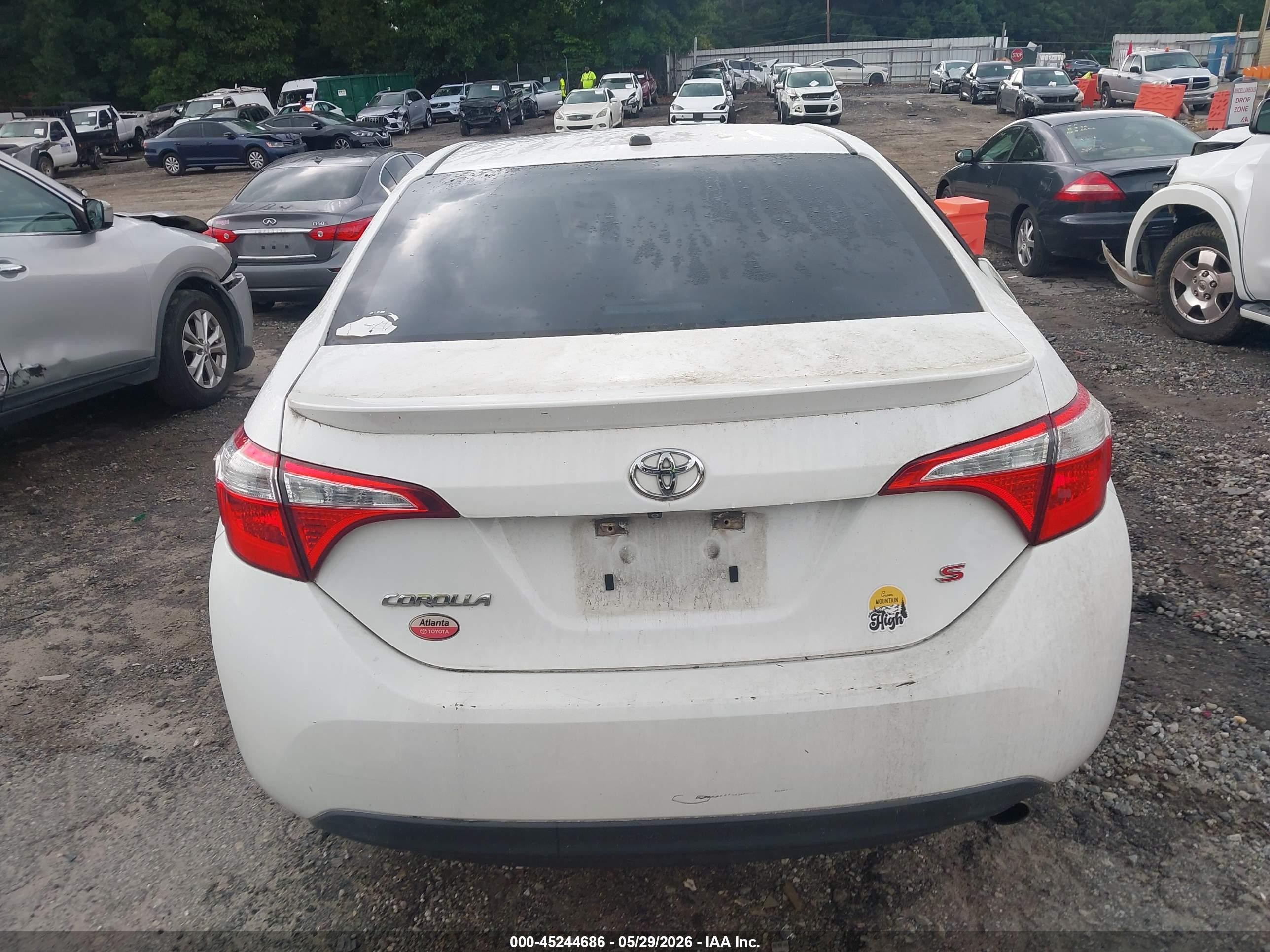 2014 Toyota Corolla S Plus White vin: 5YFBURHEXEP122704
