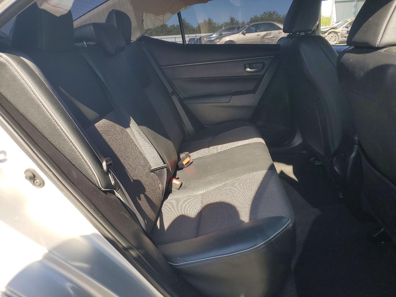 2014 Toyota Corolla S Plus Silver vin: 5YFBURHEXEP130432