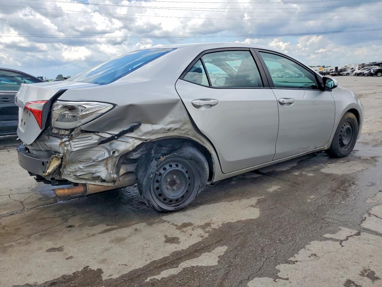 2014 Toyota Corolla L Silver vin: 5YFBURHEXEP134321