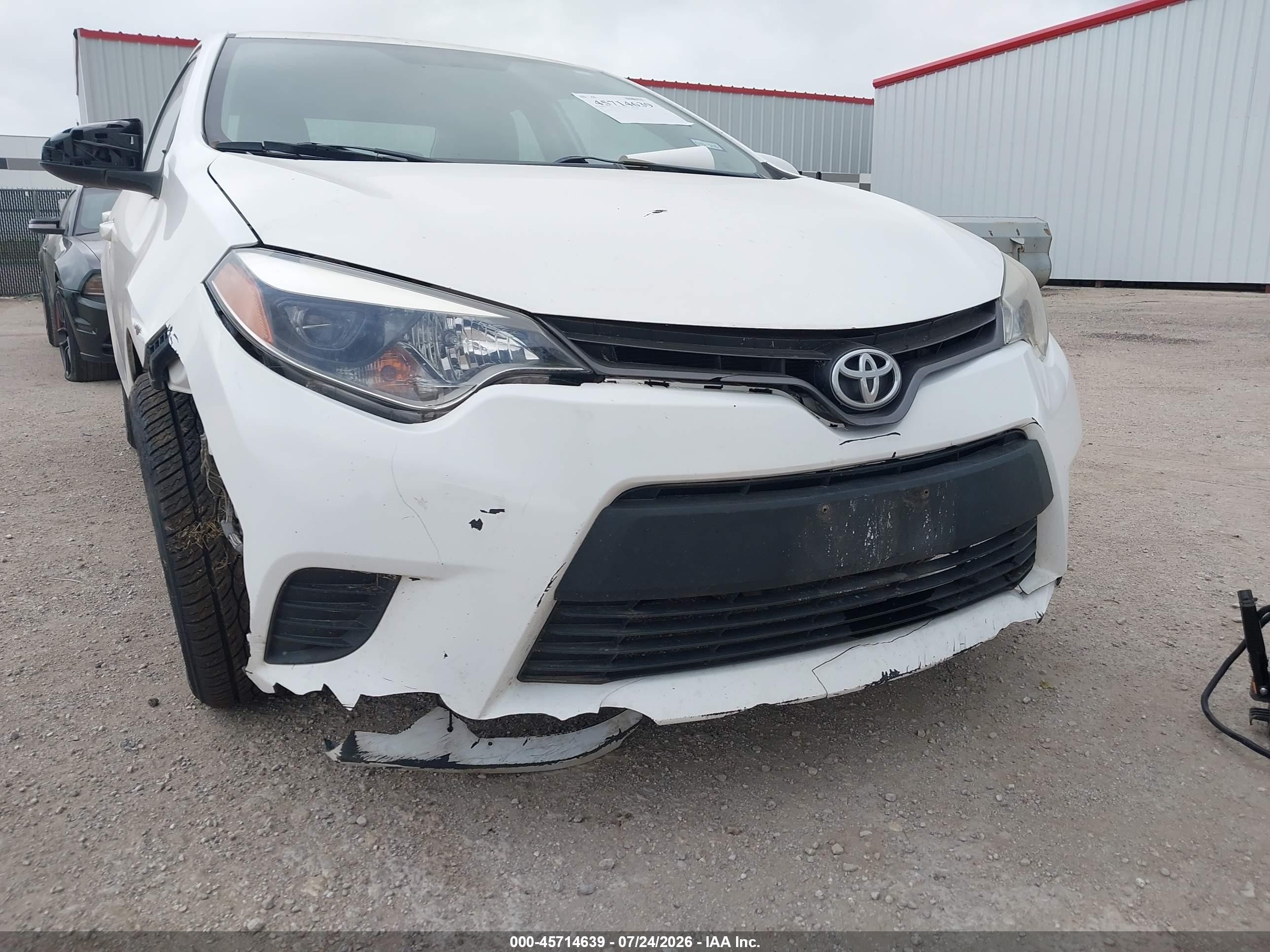 2014 Toyota Corolla Le White vin: 5YFBURHEXEP145349