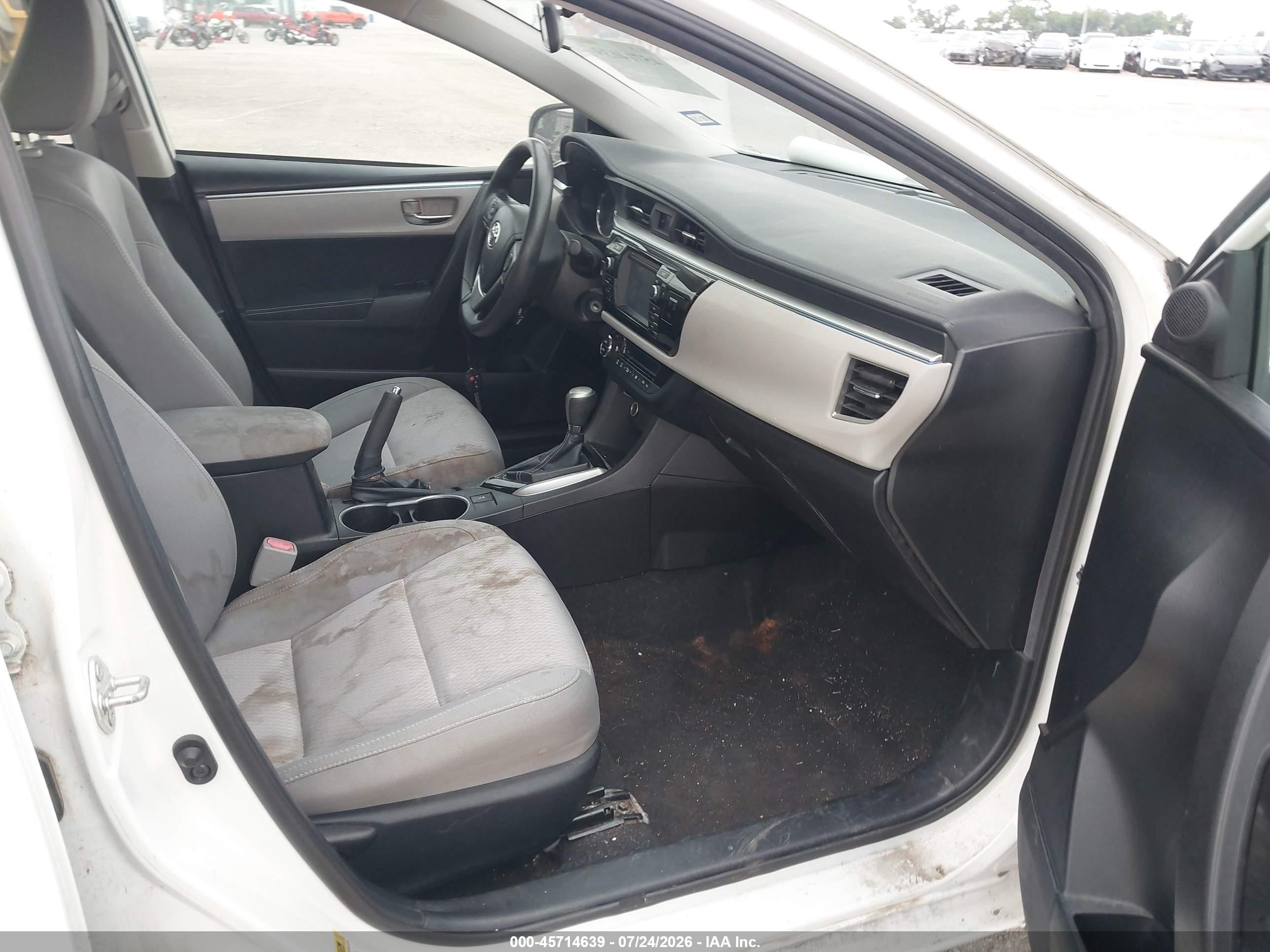 2014 Toyota Corolla Le White vin: 5YFBURHEXEP145349
