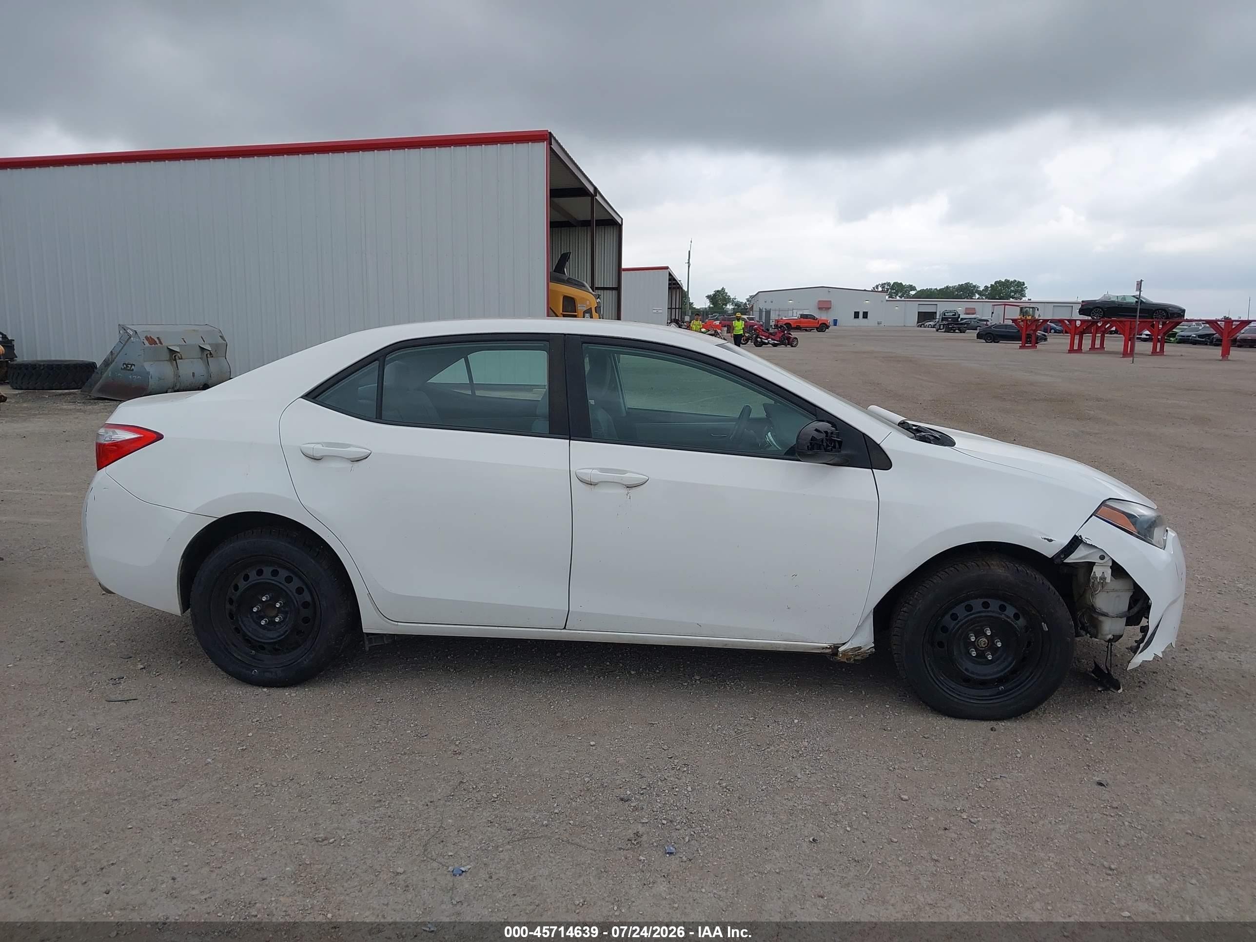 2014 Toyota Corolla Le White vin: 5YFBURHEXEP145349
