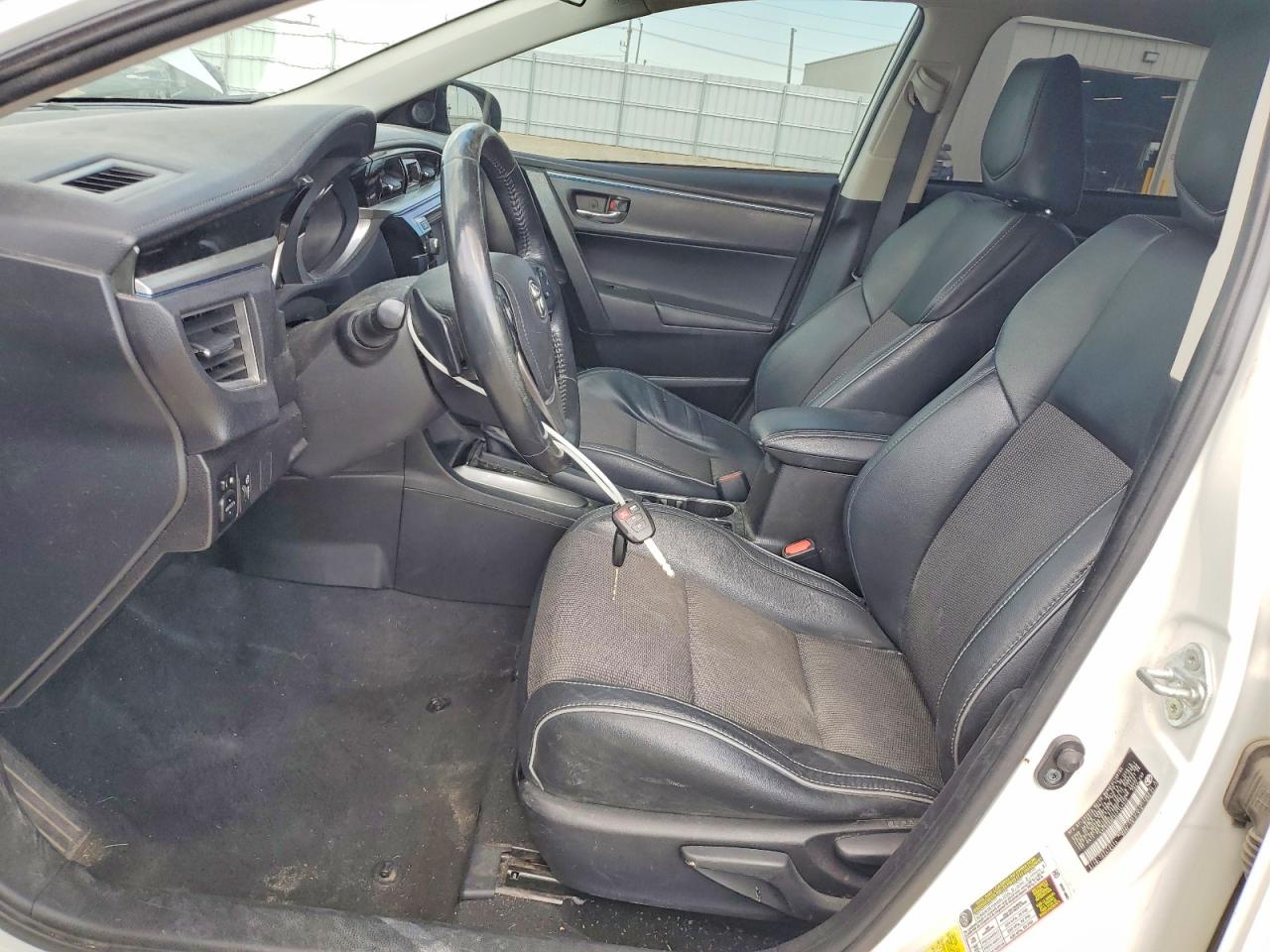 2014 Toyota Corolla S Plus White vin: 5YFBURHEXEP147375