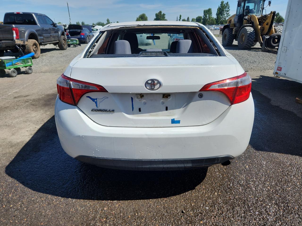 2014 Toyota Corolla L White vin: 5YFBURHEXEP152561 Damage: Rear Bumper, Dent(S) W/ Paint Dmg, 1 To 2 Inches