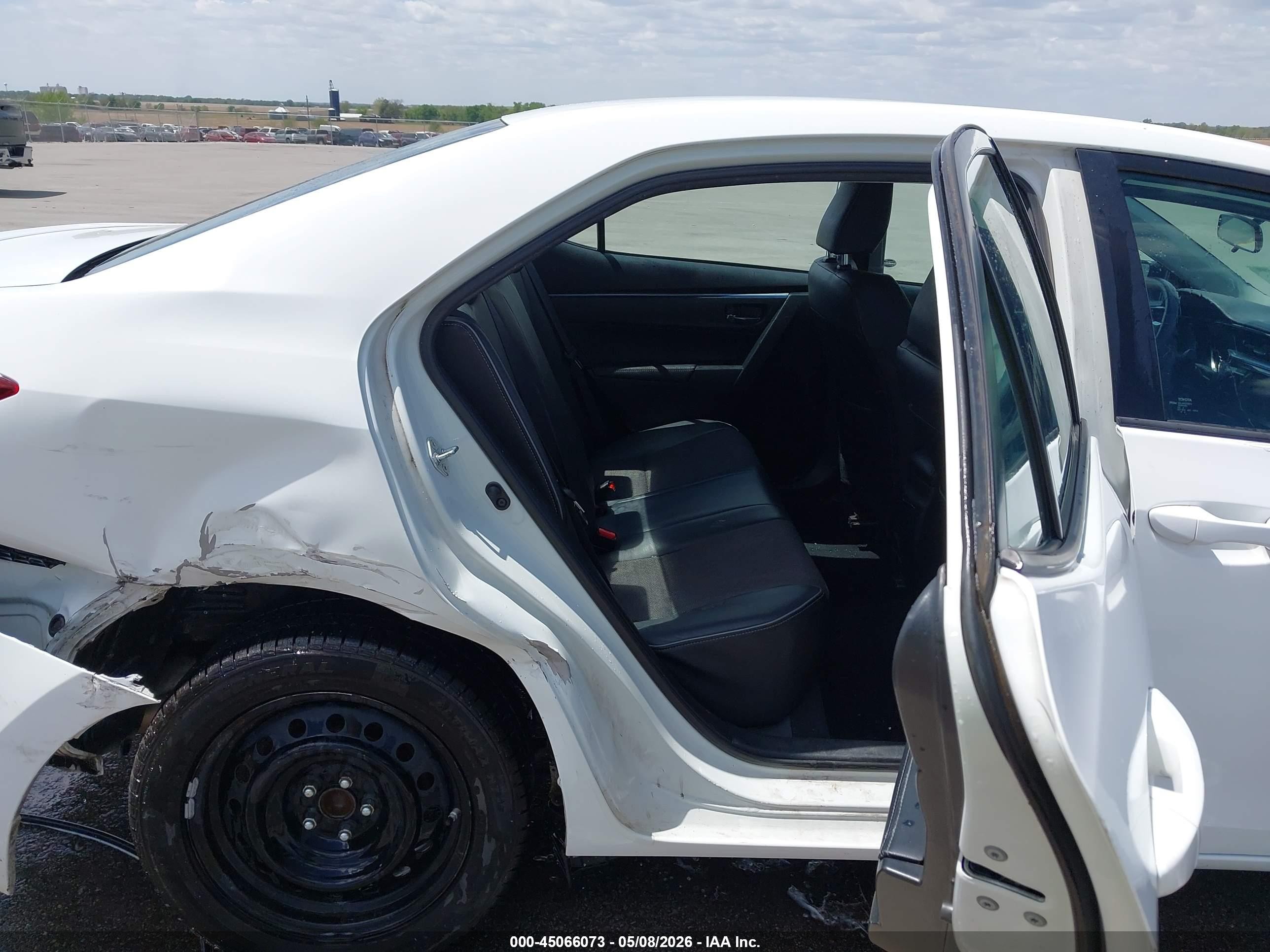 2014 Toyota Corolla S White vin: 5YFBURHEXEP176486