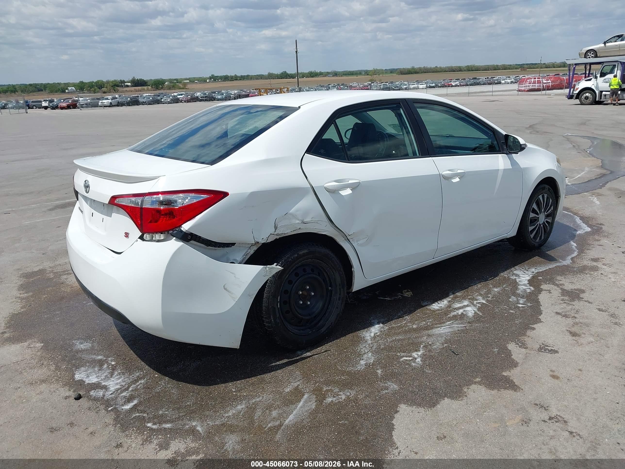 2014 Toyota Corolla S White vin: 5YFBURHEXEP176486