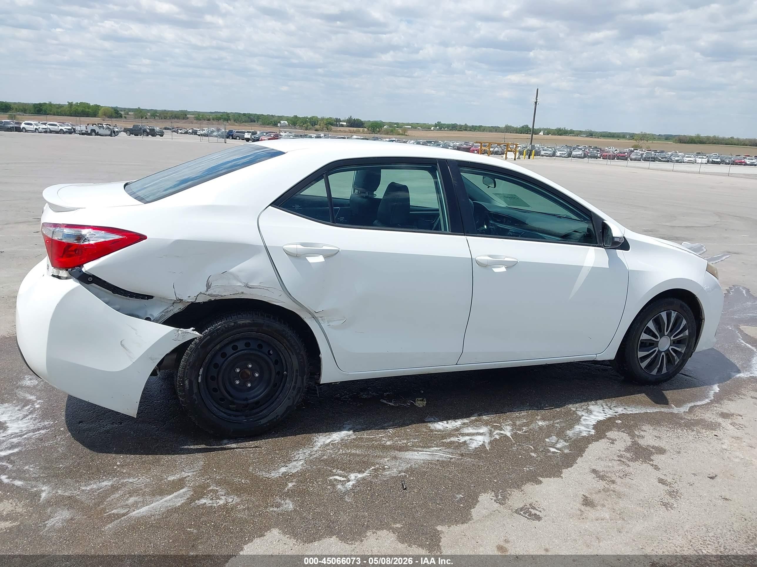 2014 Toyota Corolla S White vin: 5YFBURHEXEP176486
