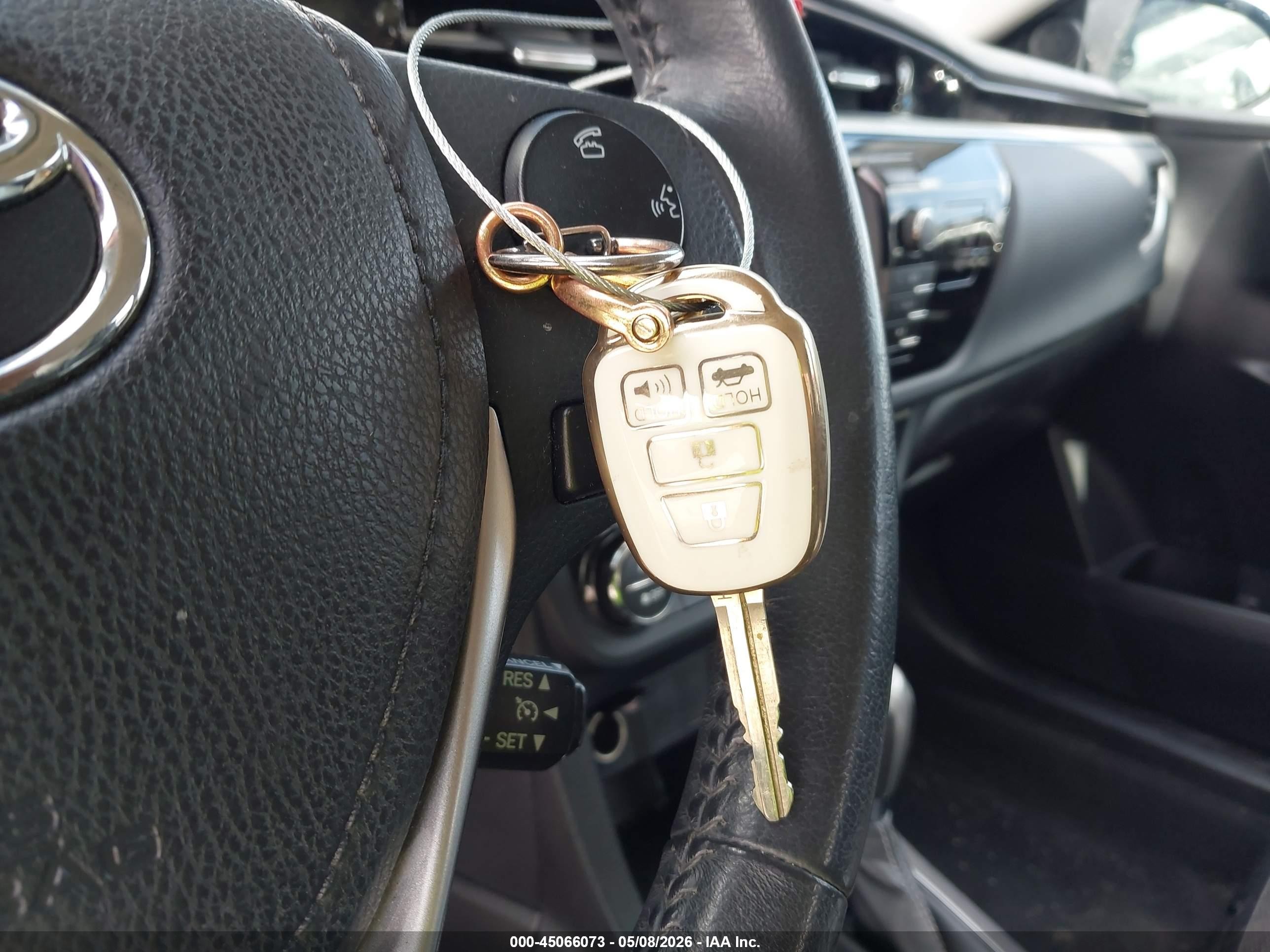 2014 Toyota Corolla S White vin: 5YFBURHEXEP176486