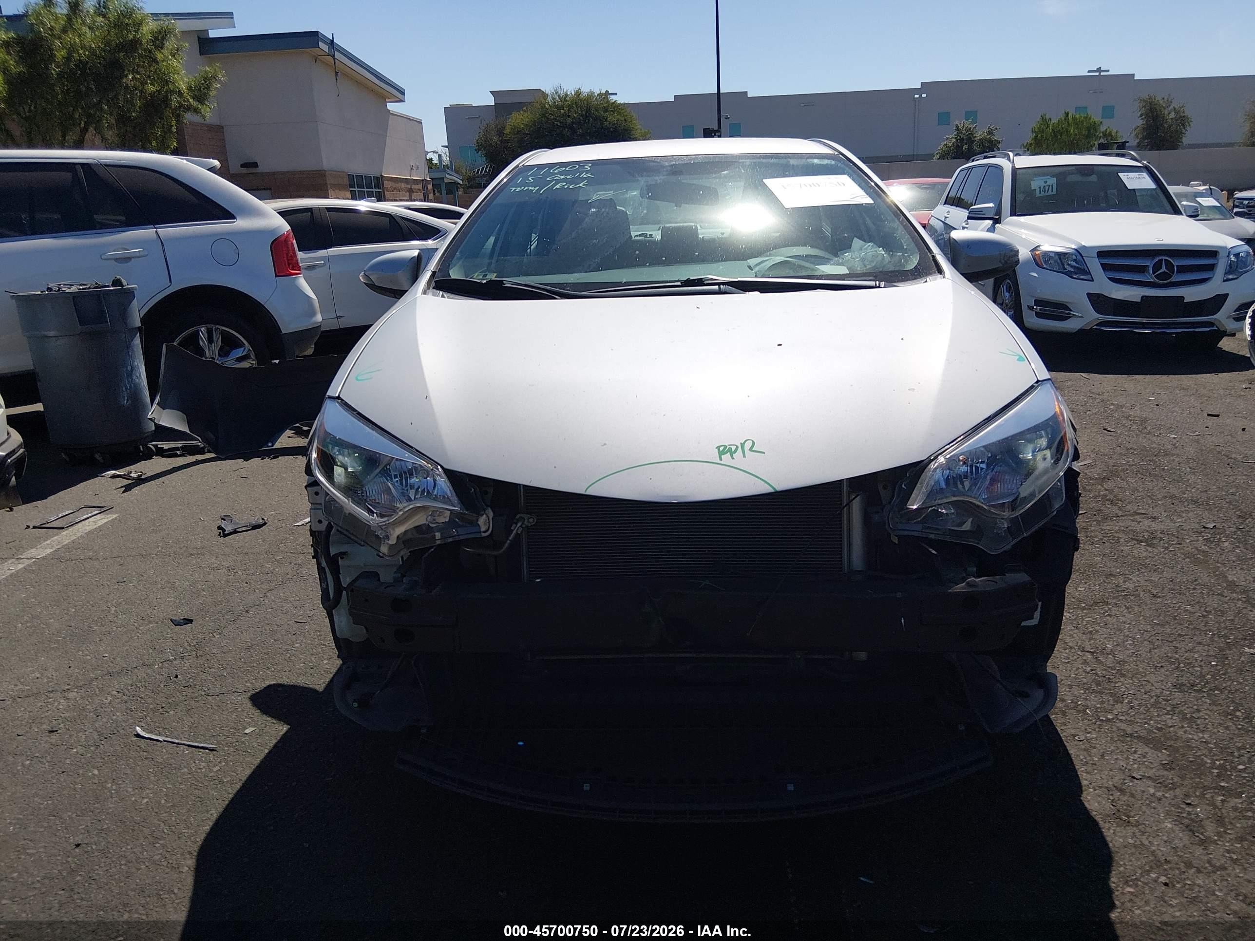 2015 Toyota Corolla S Plus Silver vin: 5YFBURHEXFP178479