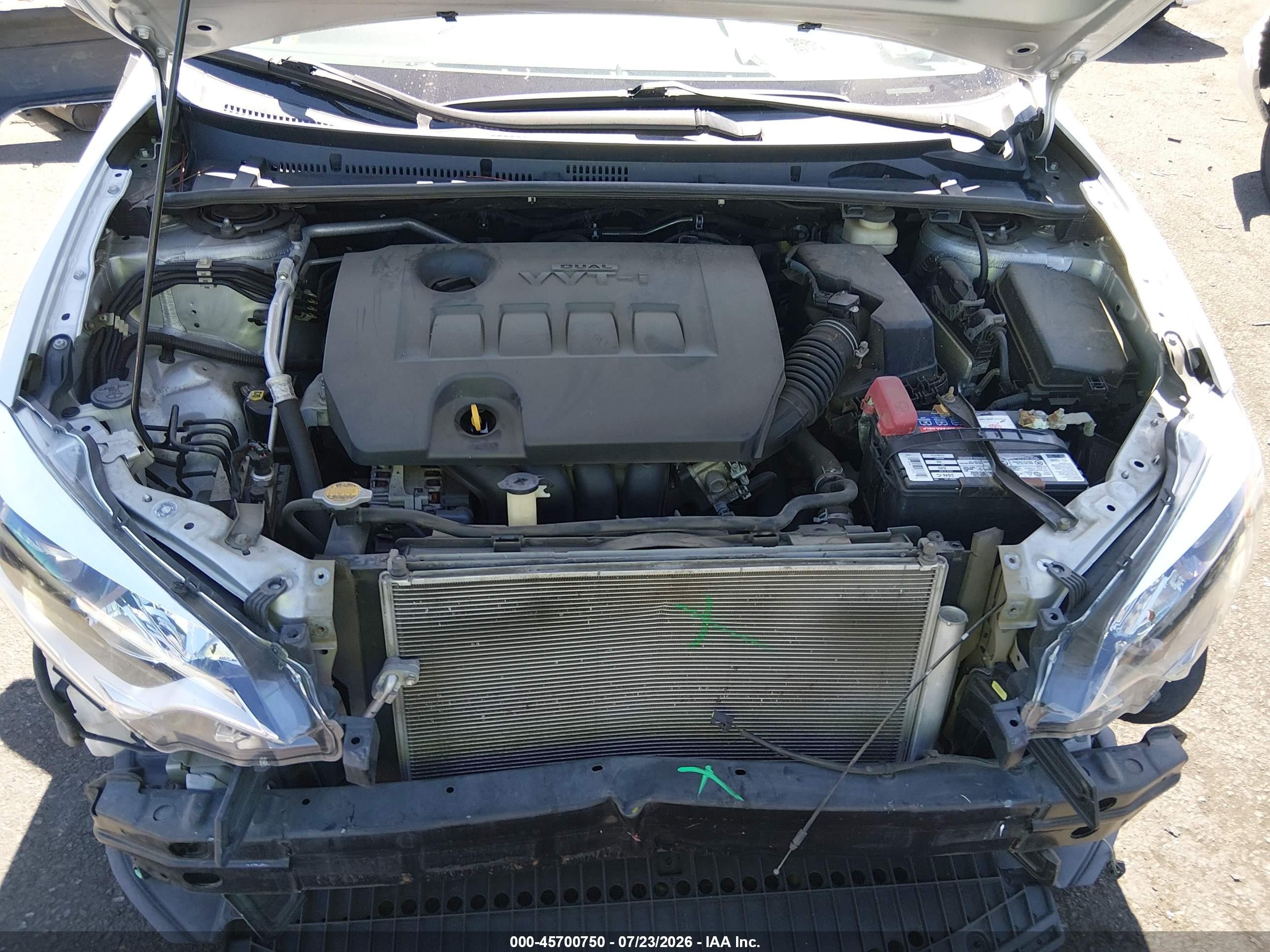 2015 Toyota Corolla S Plus Silver vin: 5YFBURHEXFP178479