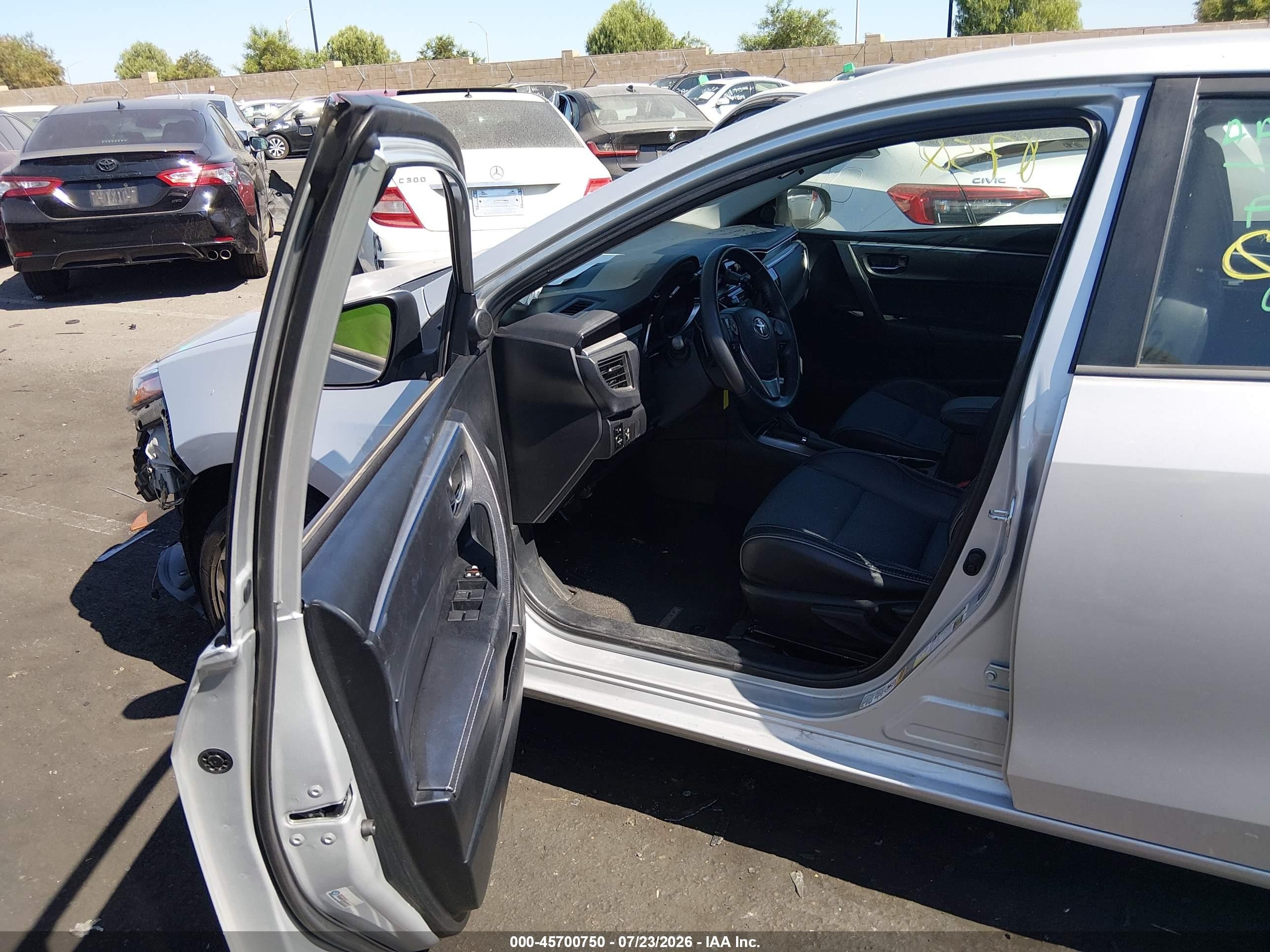 2015 Toyota Corolla S Plus Silver vin: 5YFBURHEXFP178479
