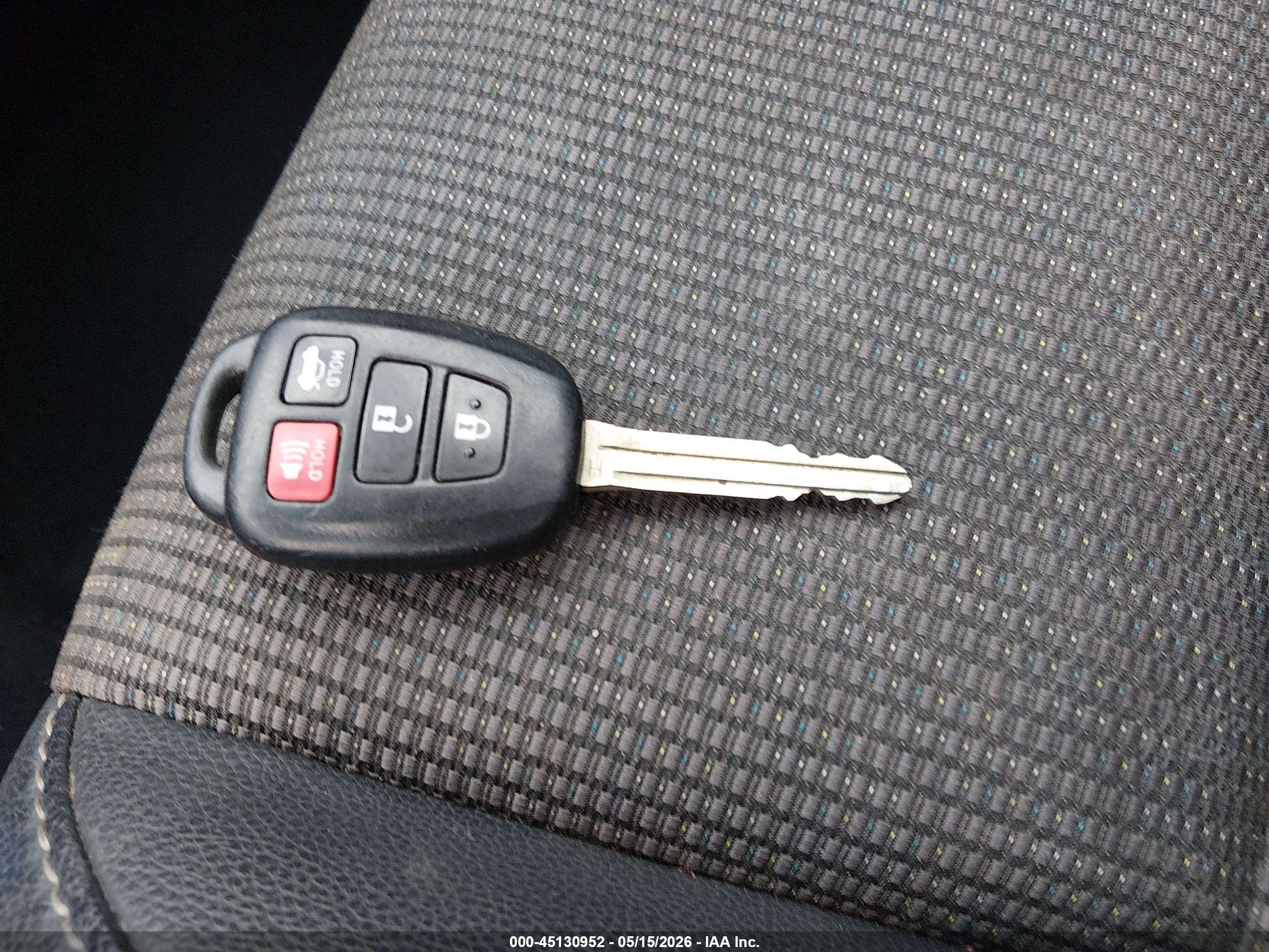 2015 Toyota Corolla S Plus Silver vin: 5YFBURHEXFP191152