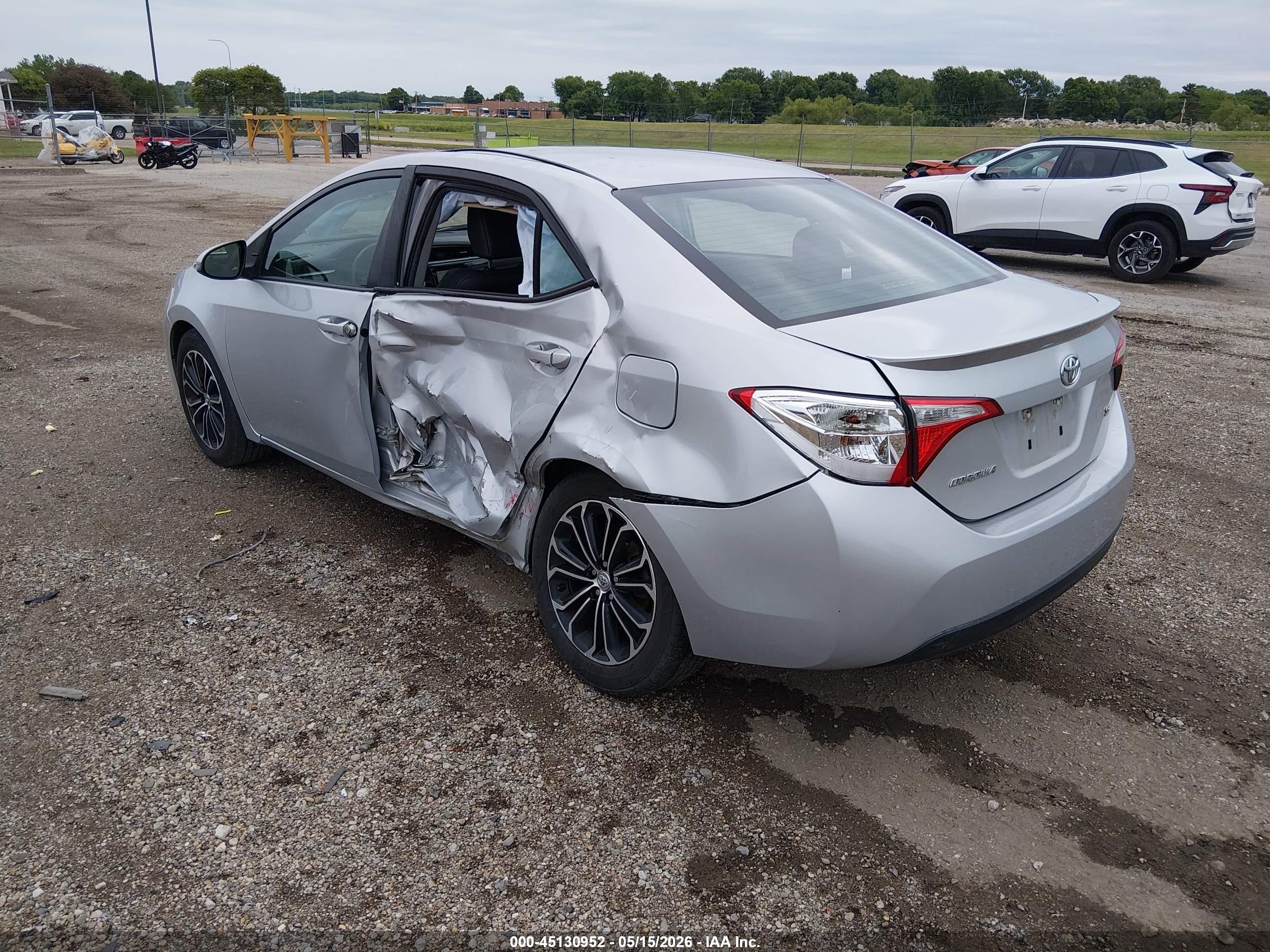 2015 Toyota Corolla S Plus Silver vin: 5YFBURHEXFP191152
