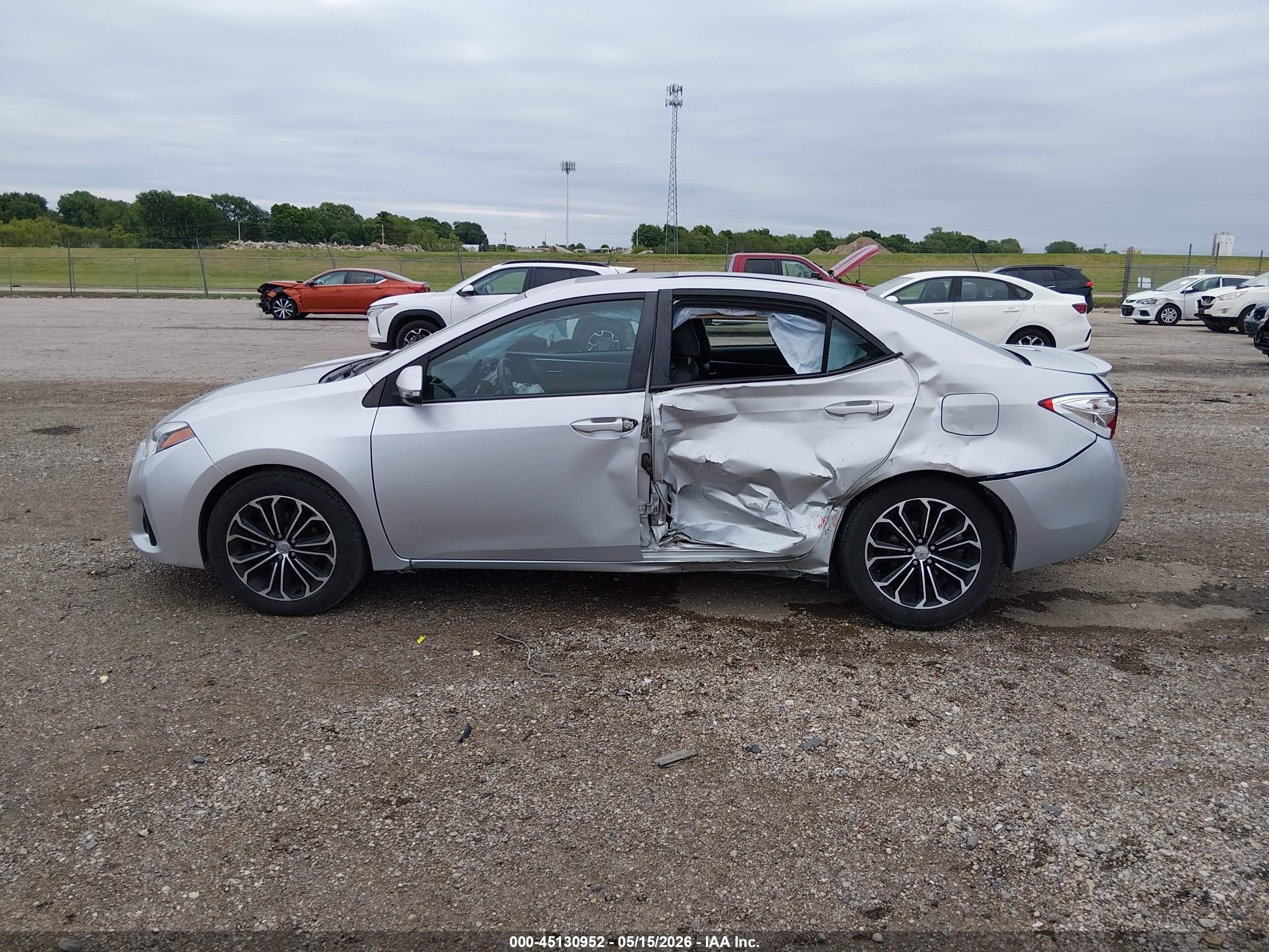 2015 Toyota Corolla S Plus Silver vin: 5YFBURHEXFP191152