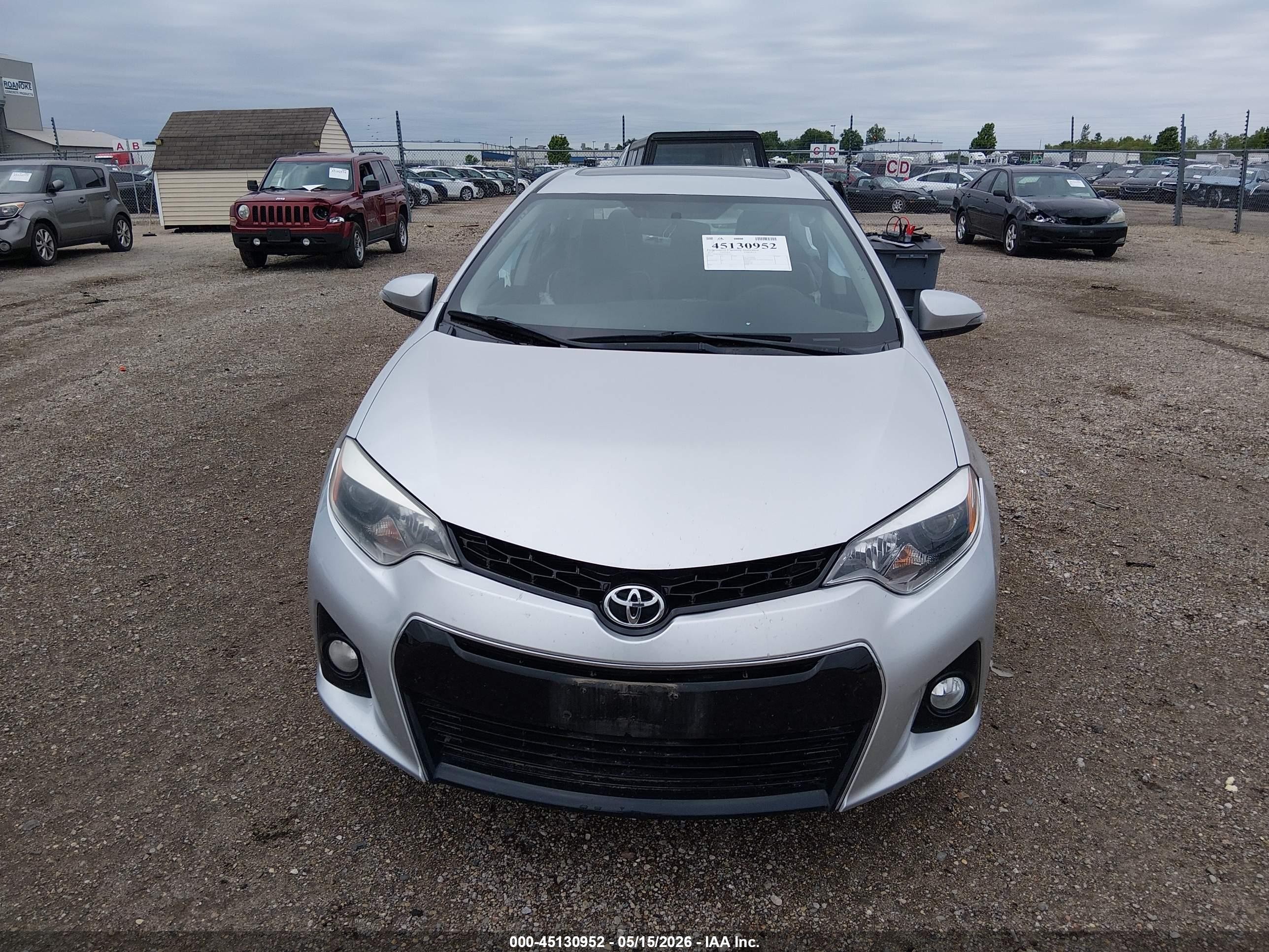2015 Toyota Corolla S Plus Silver vin: 5YFBURHEXFP191152