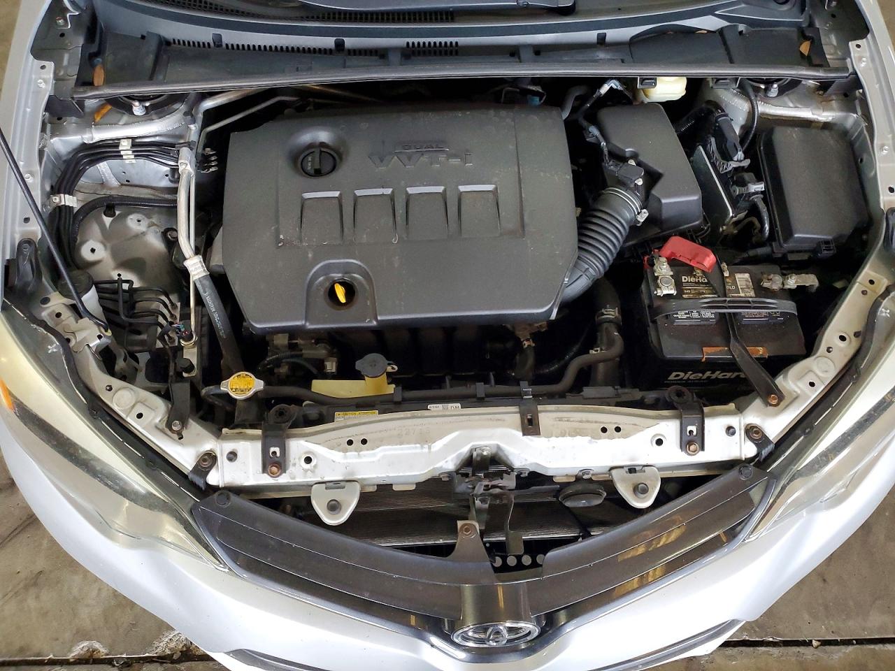 2015 Toyota Corolla L Серебряный vin: 5YFBURHEXFP198263