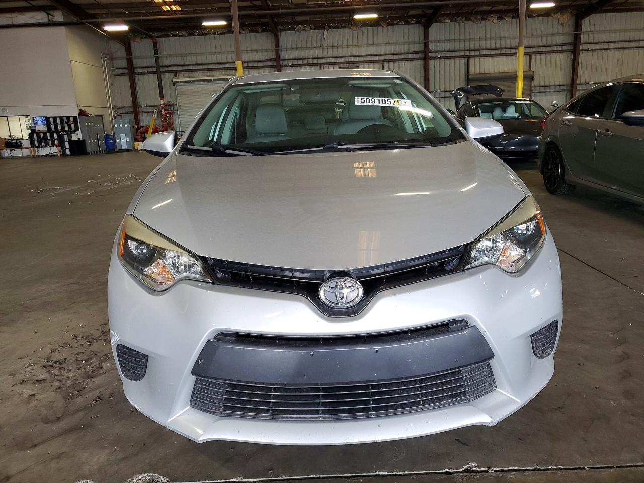 2015 Toyota Corolla L Серебряный vin: 5YFBURHEXFP198263
