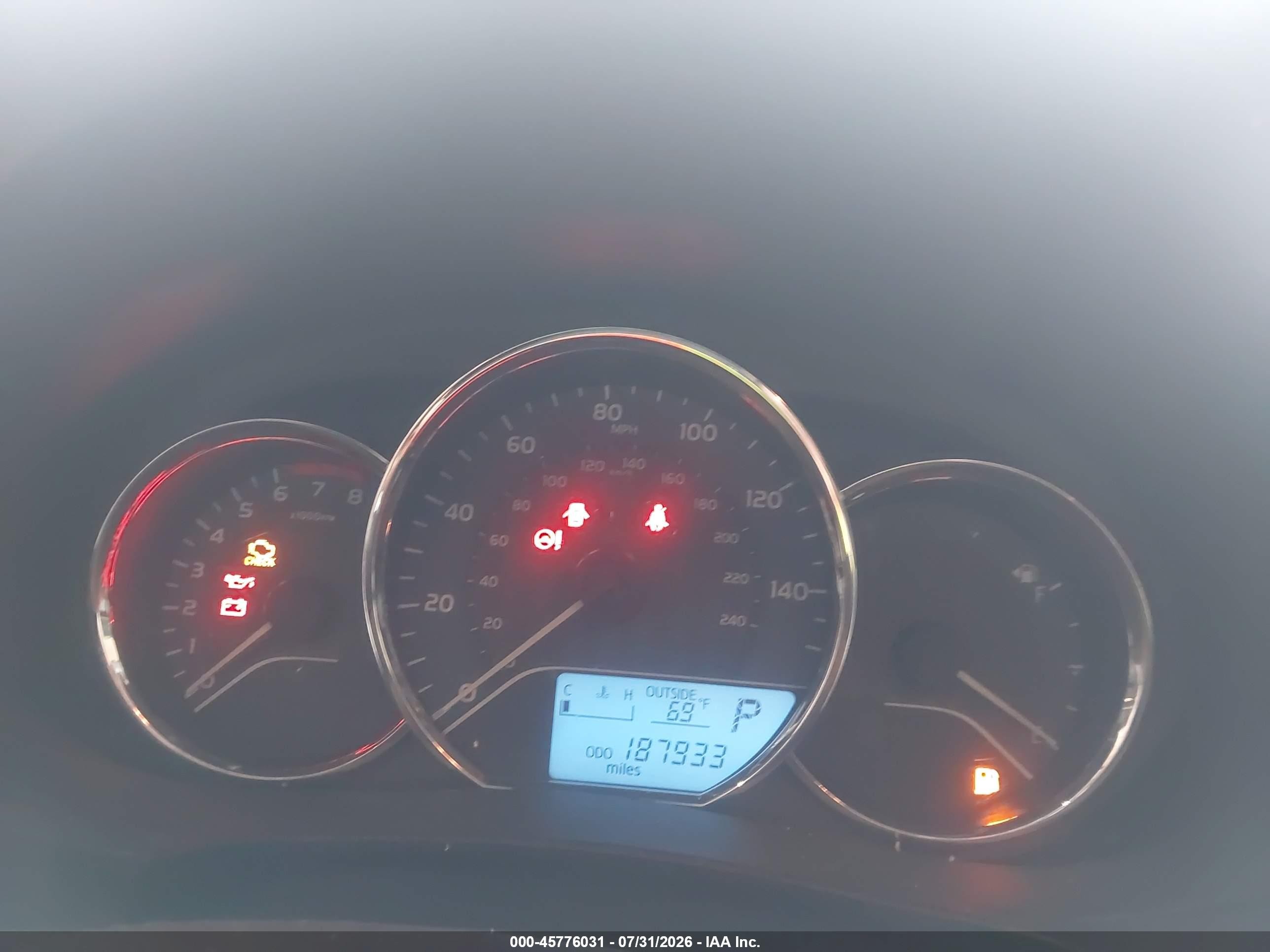 2015 Toyota Corolla Le Белый vin: 5YFBURHEXFP226885