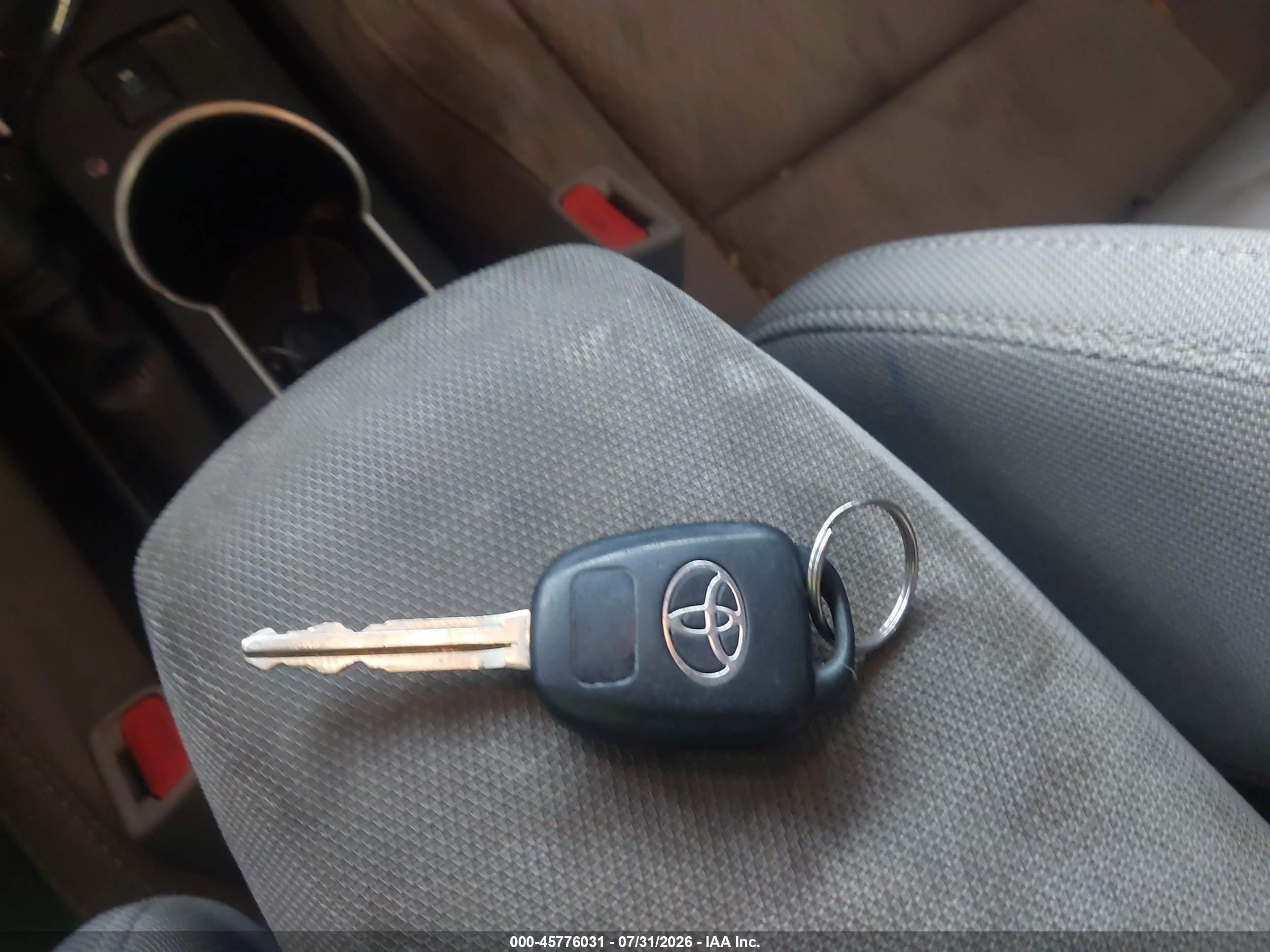 2015 Toyota Corolla Le Белый vin: 5YFBURHEXFP226885