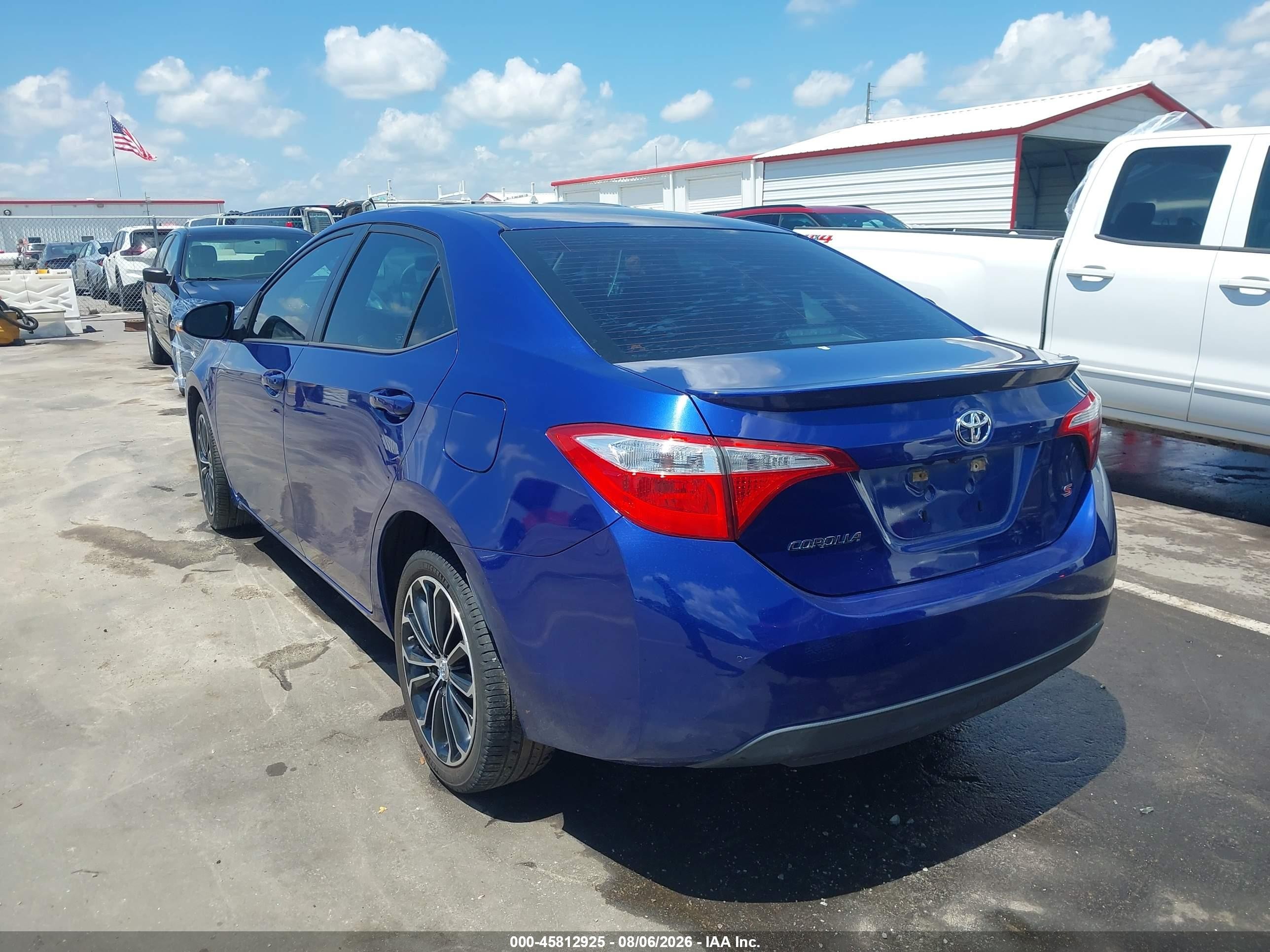 2015 Toyota Corolla S Plus Blue vin: 5YFBURHEXFP239216