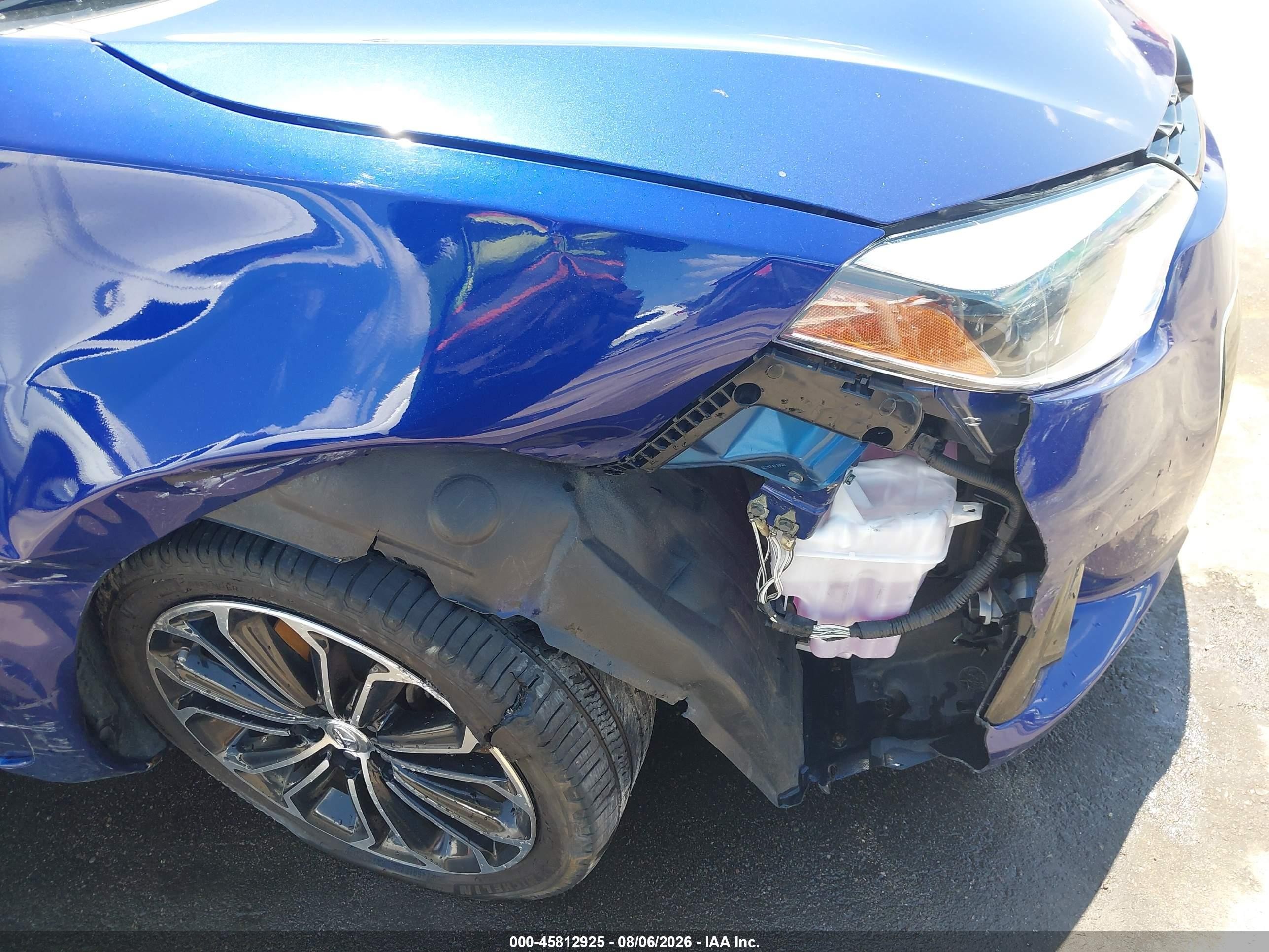 2015 Toyota Corolla S Plus Blue vin: 5YFBURHEXFP239216