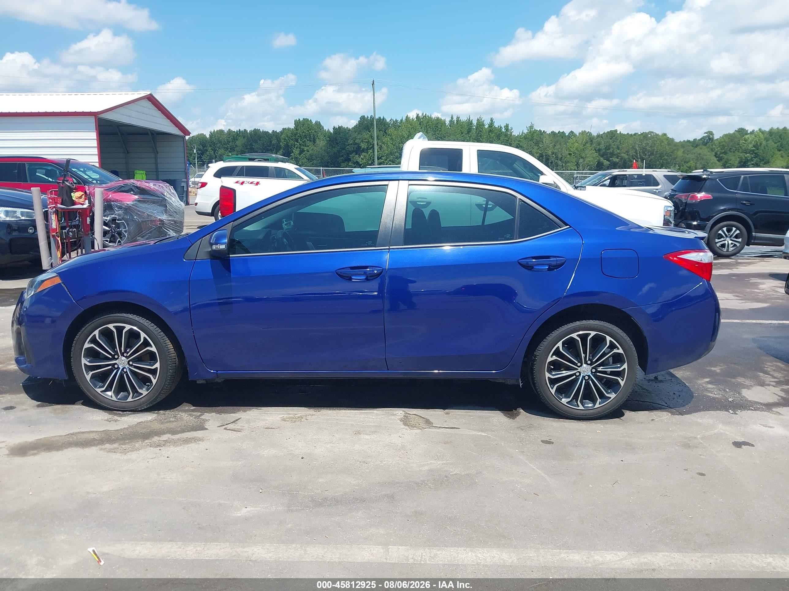 2015 Toyota Corolla S Plus Blue vin: 5YFBURHEXFP239216