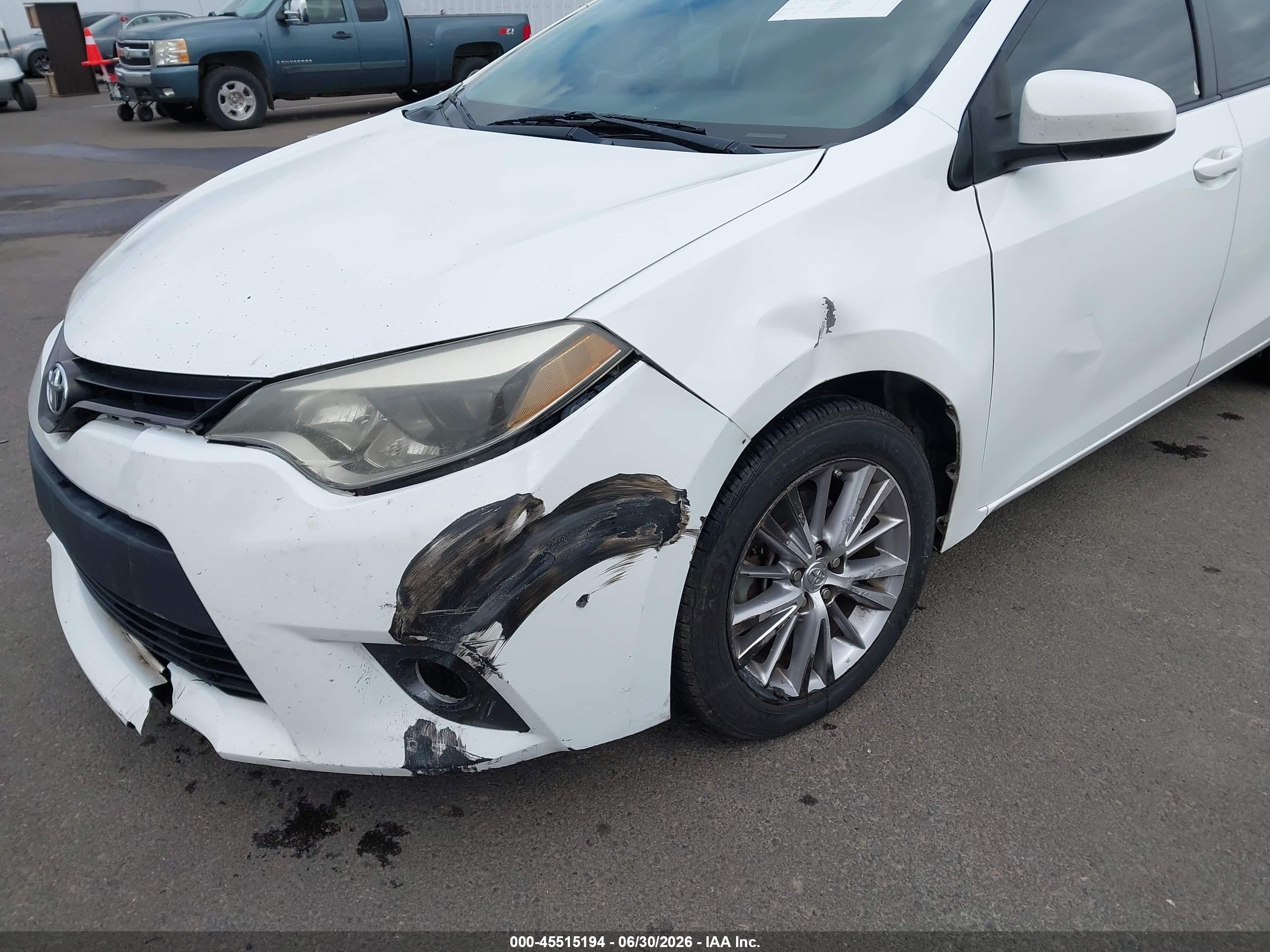 2015 Toyota Corolla Le Plus White vin: 5YFBURHEXFP240740