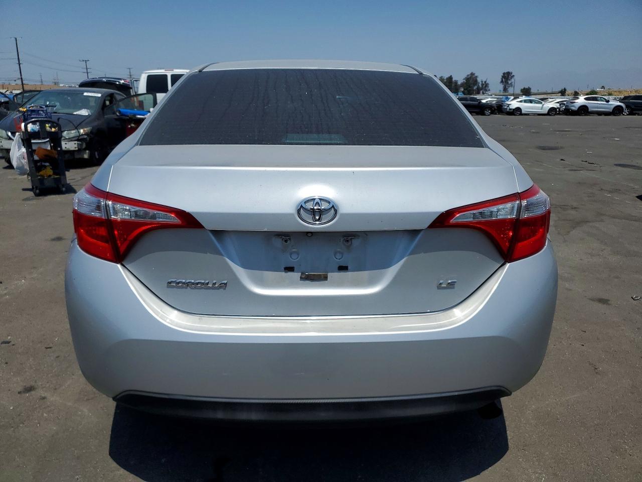 2015 Toyota Corolla Le Silver vin: 5YFBURHEXFP246733